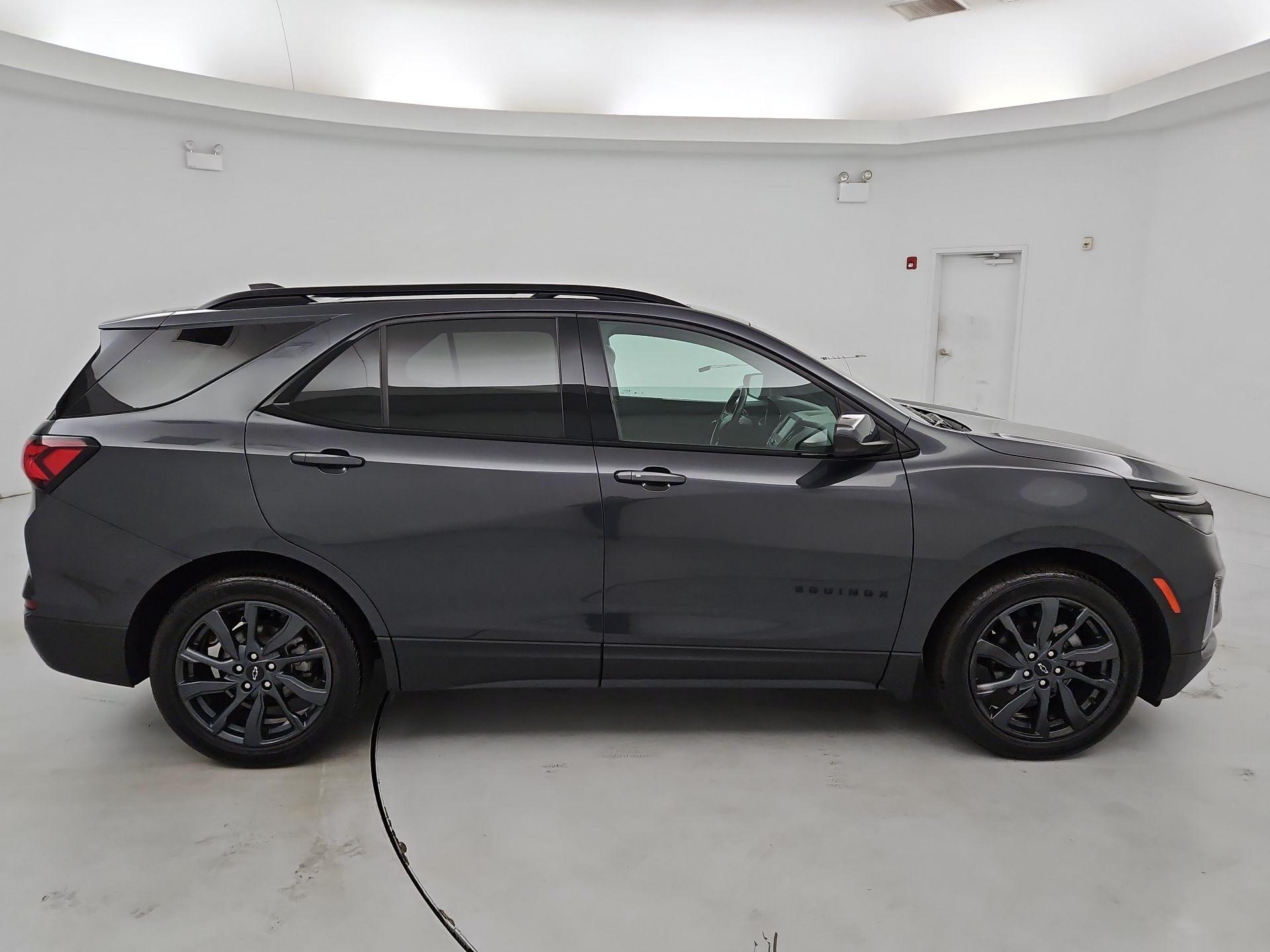 Thumbnail: 2022 Chevrolet Equinox - 4
