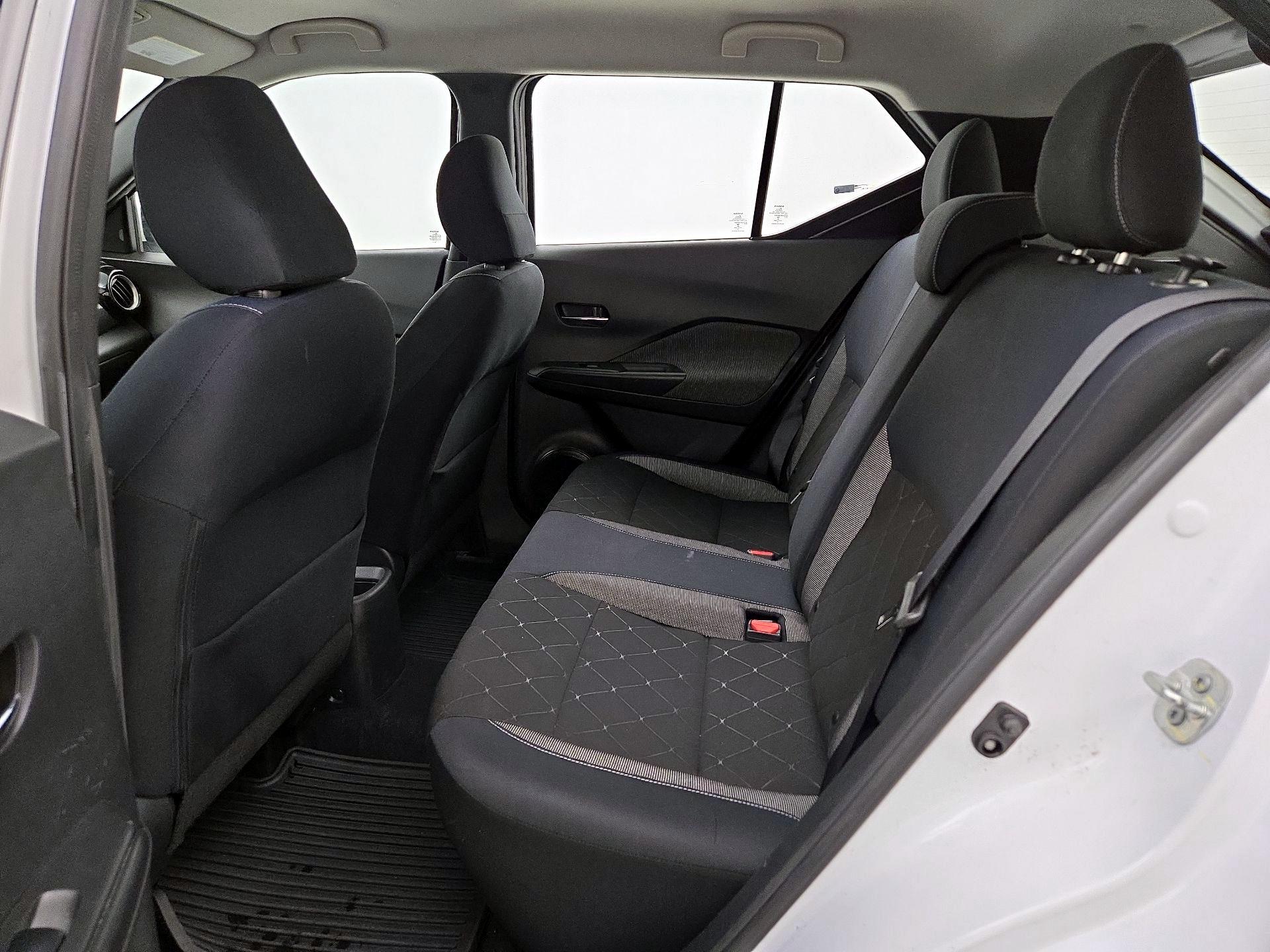 Thumbnail: 2019 Nissan Kicks - 19