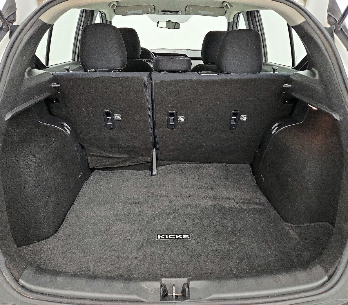 Trunk/Cargo (Seats Up)