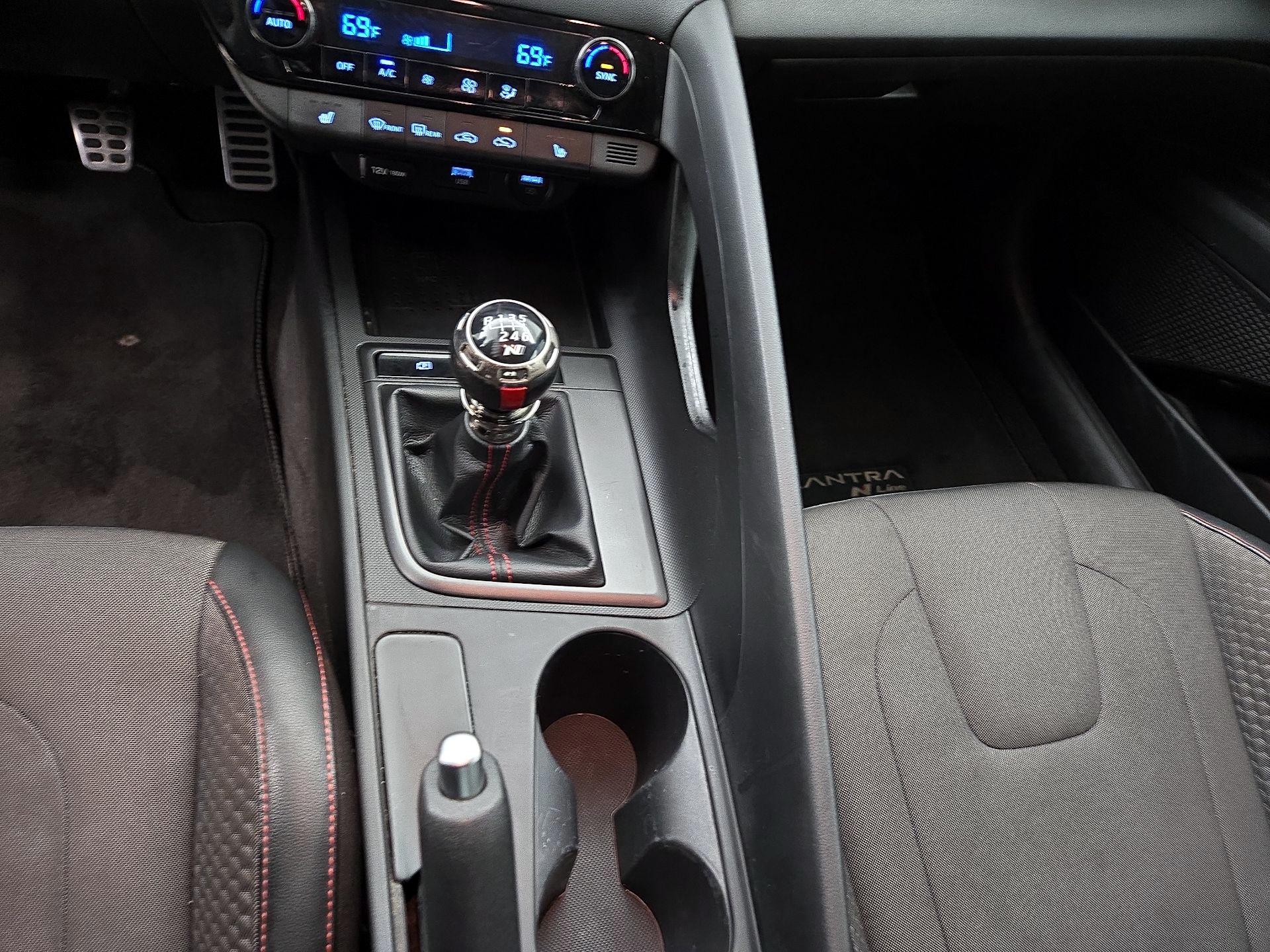 Thumbnail: 2021 Hyundai Elantra - 17