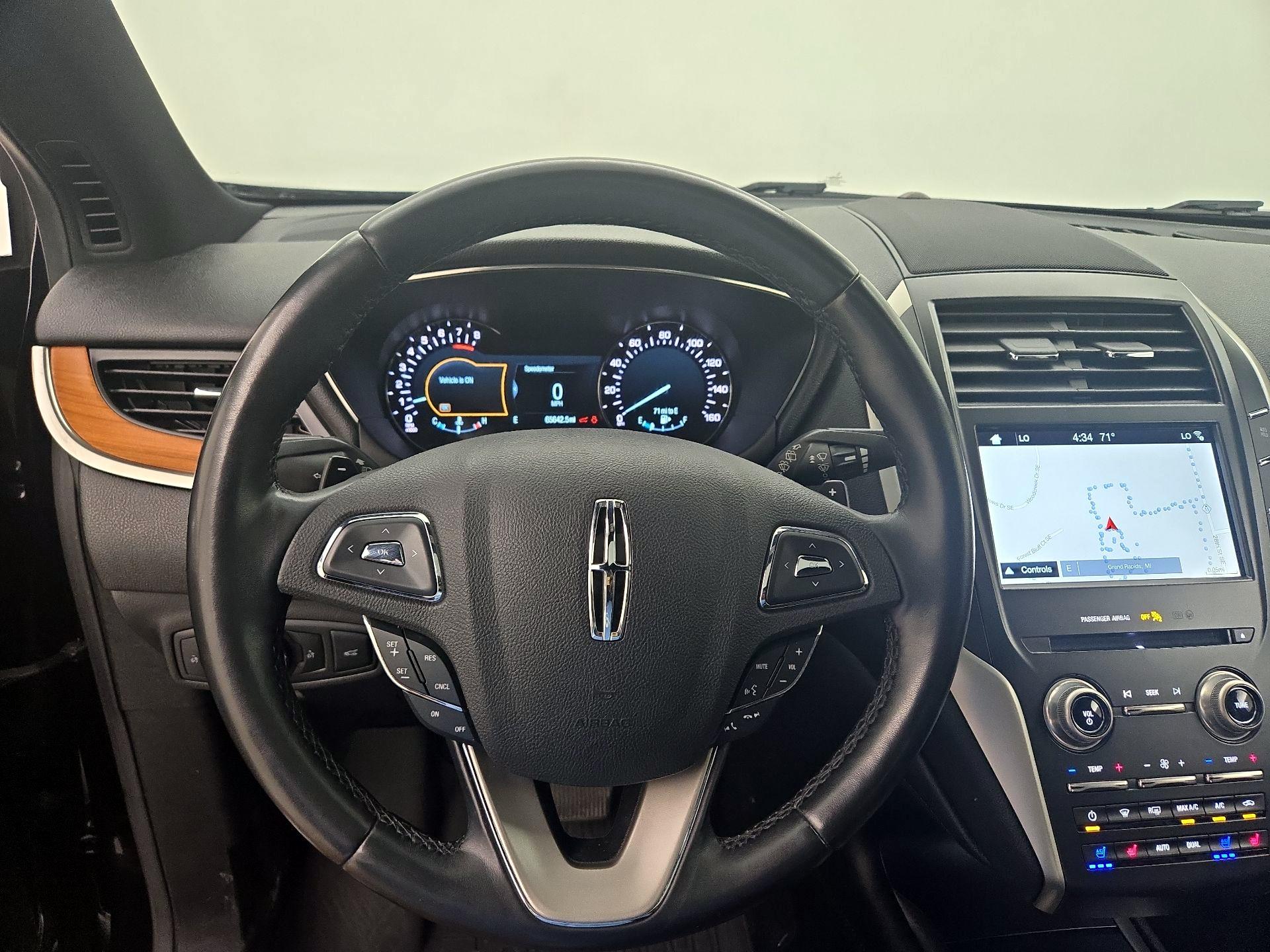 Thumbnail: 2017 Lincoln MKC - 10