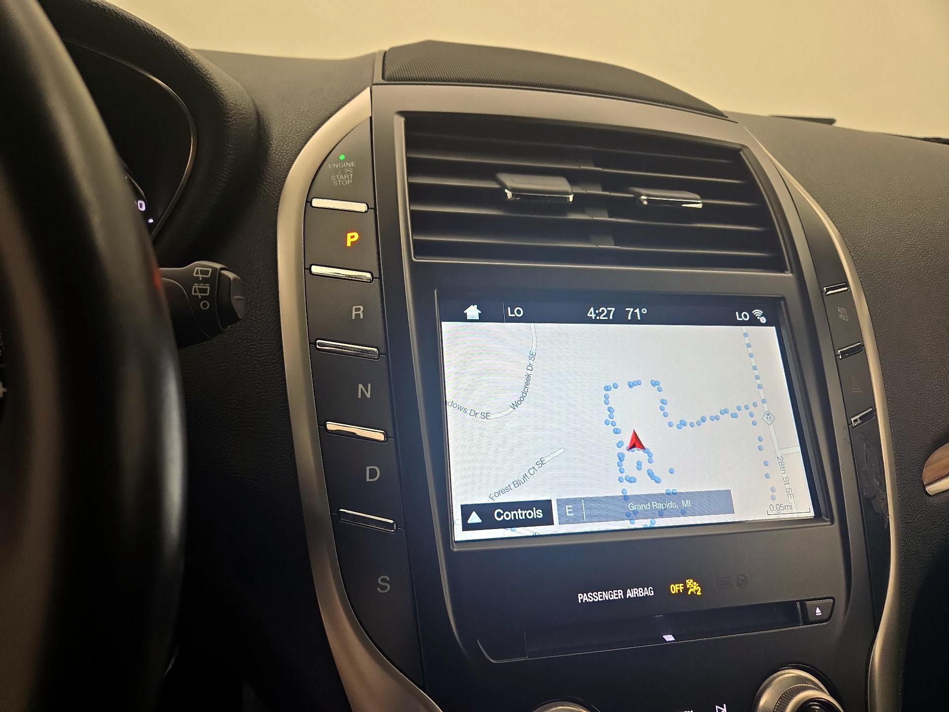 Thumbnail: 2017 Lincoln MKC - 18