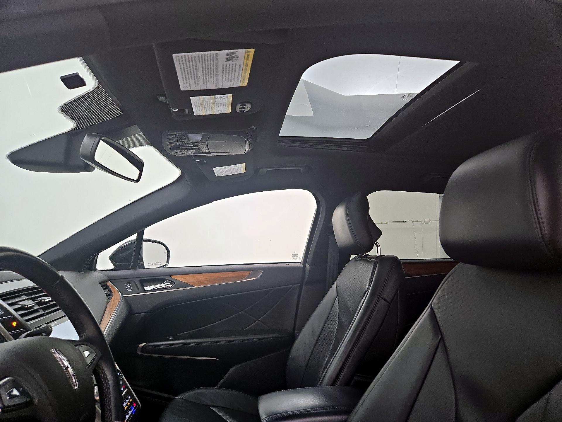 Thumbnail: 2017 Lincoln MKC - 20