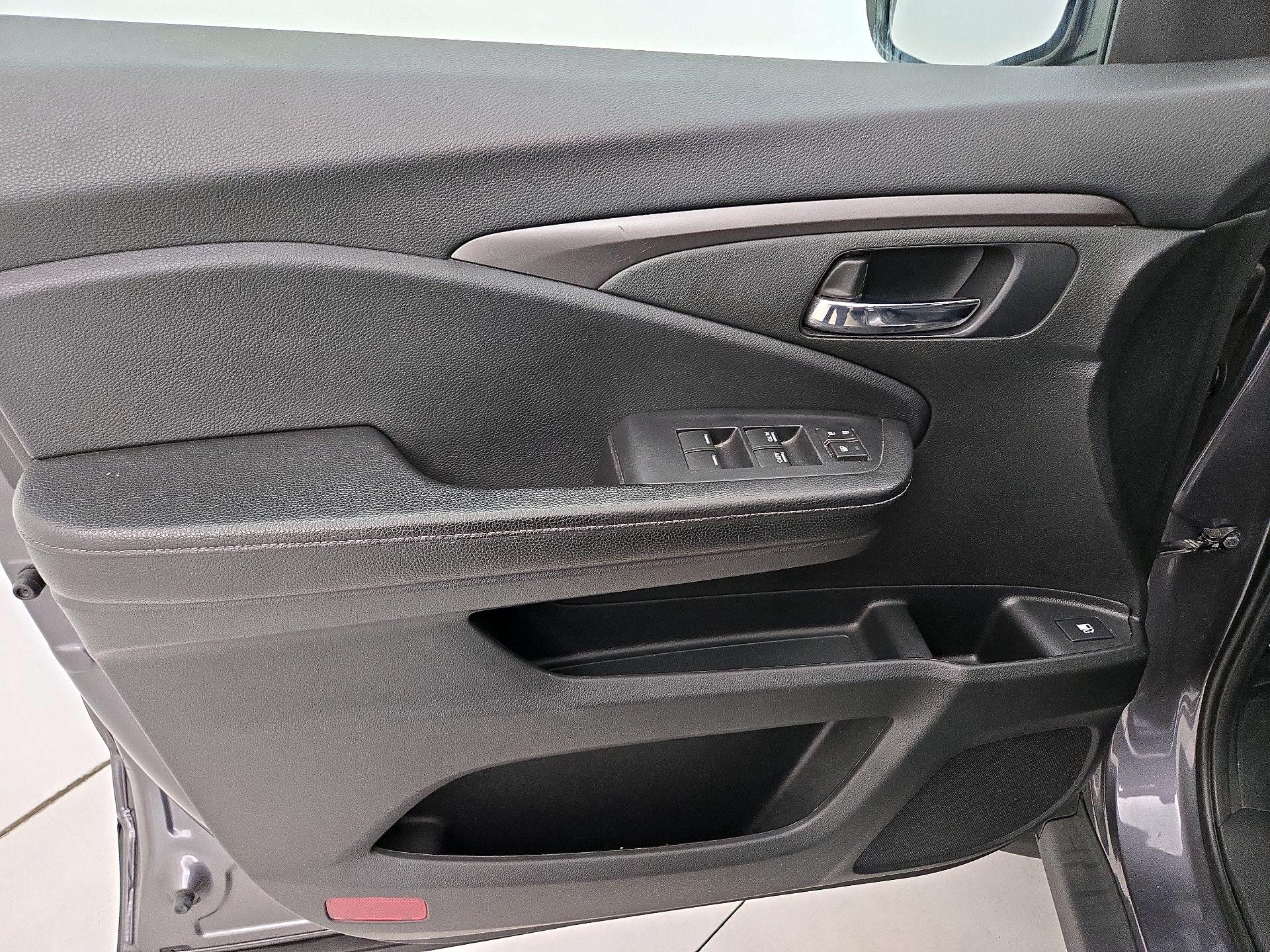 Thumbnail: 2019 Honda Ridgeline - 12