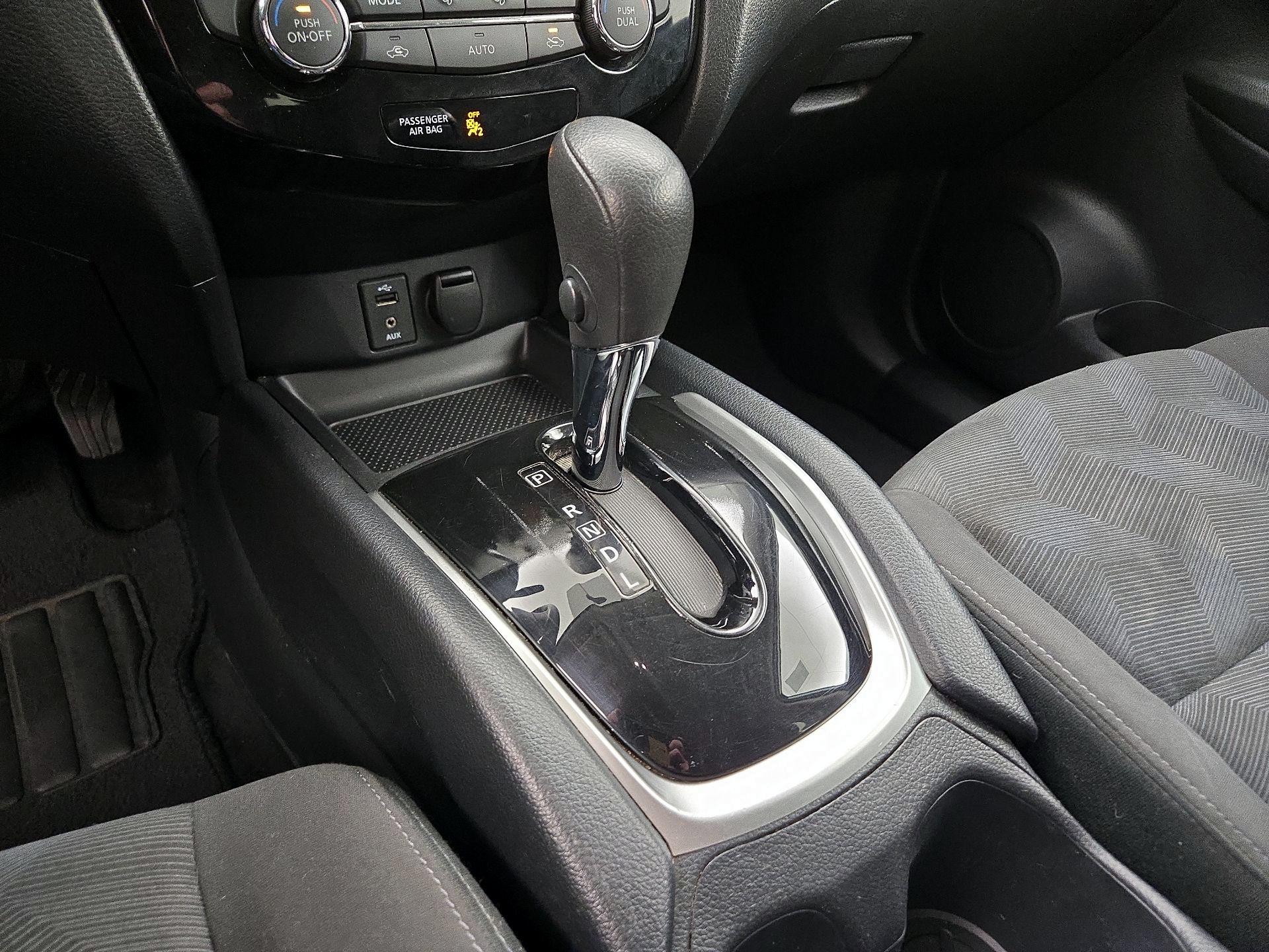 Thumbnail: 2016 Nissan Rogue - 17