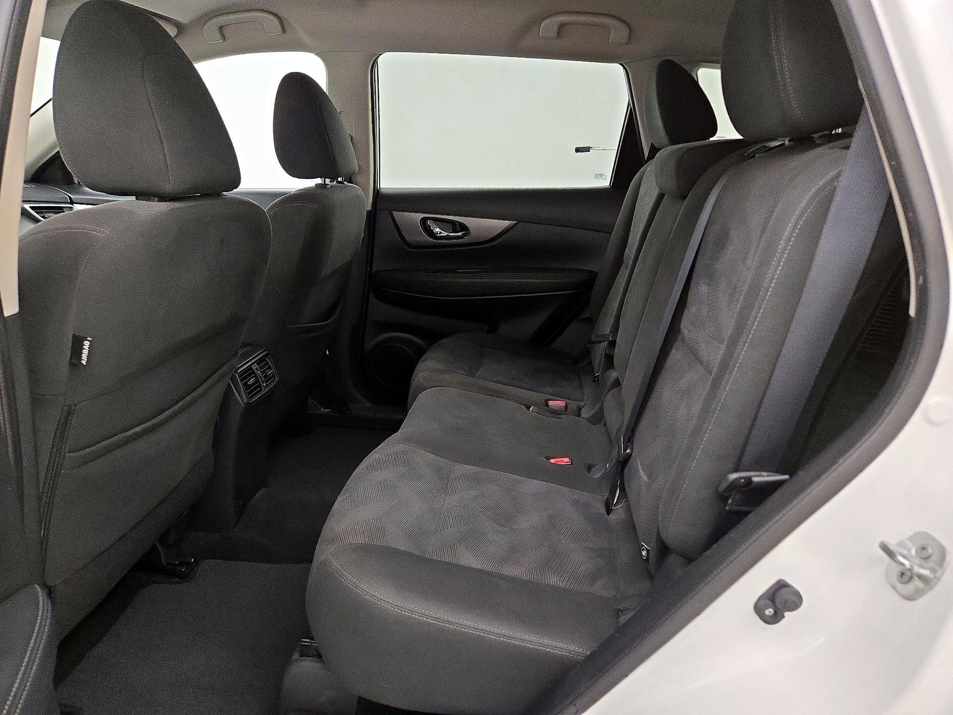 Thumbnail: 2016 Nissan Rogue - 19