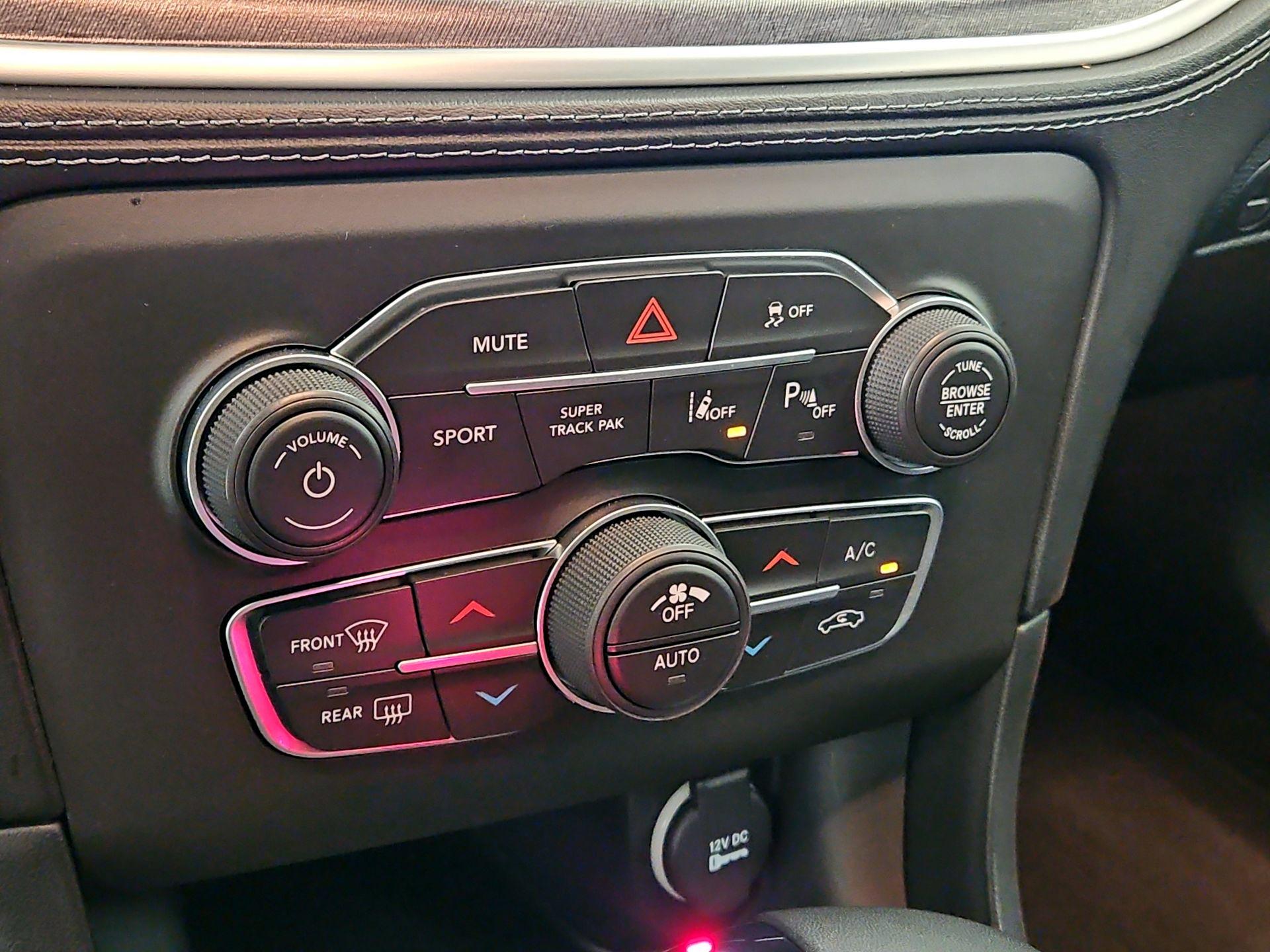 Thumbnail: 2022 Dodge Charger - 16