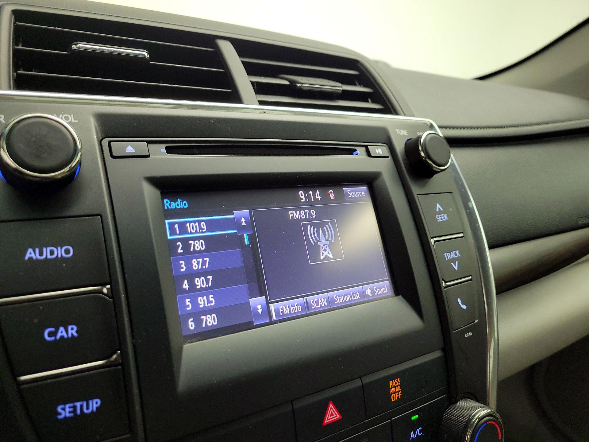 Thumbnail: 2015 Toyota Camry - 13