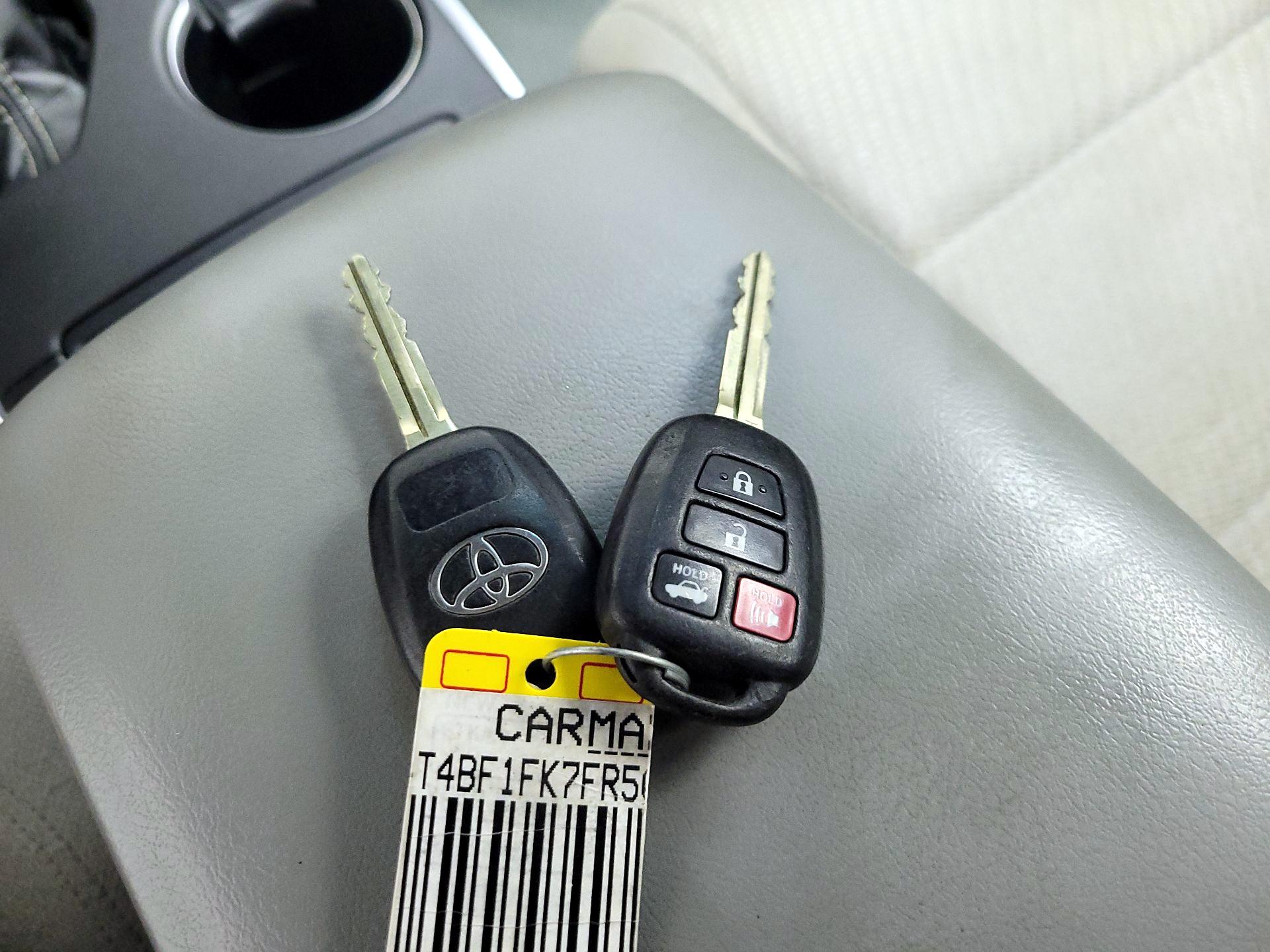 Thumbnail: 2015 Toyota Camry - 18