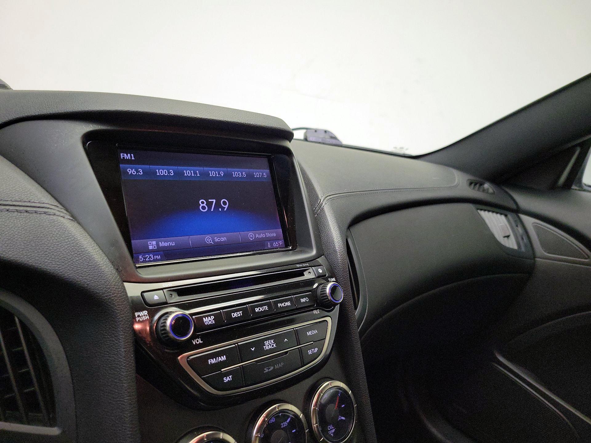 Thumbnail: 2015 Hyundai Genesis - 15