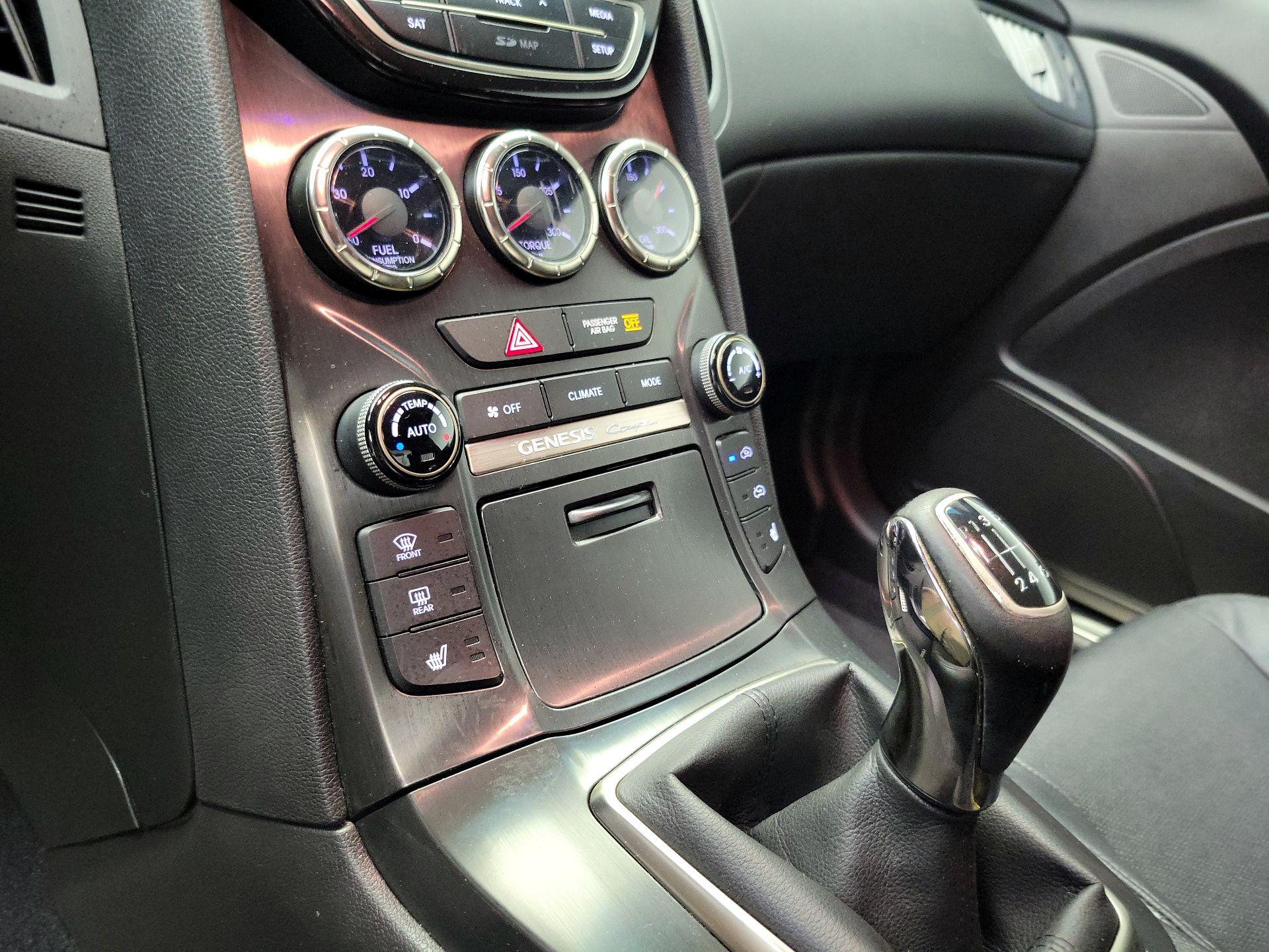 Thumbnail: 2015 Hyundai Genesis - 16