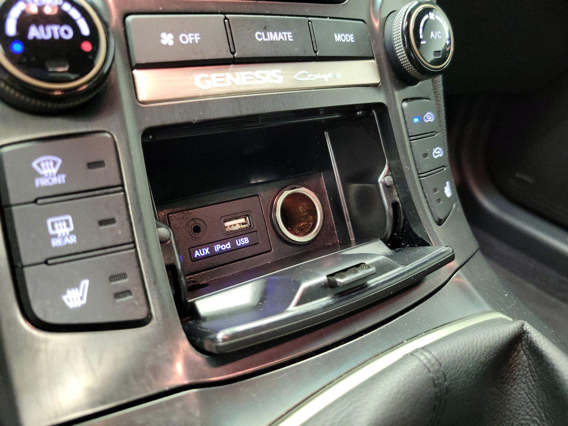 Thumbnail: 2015 Hyundai Genesis - 18