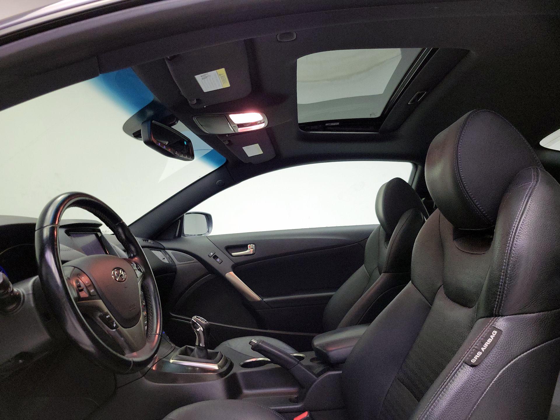 Thumbnail: 2015 Hyundai Genesis - 19