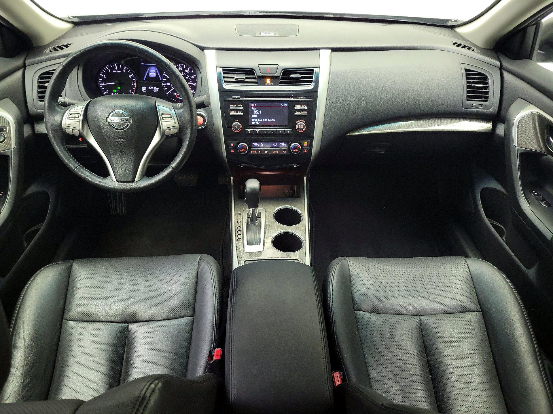 Thumbnail: 2015 Nissan Altima - 9