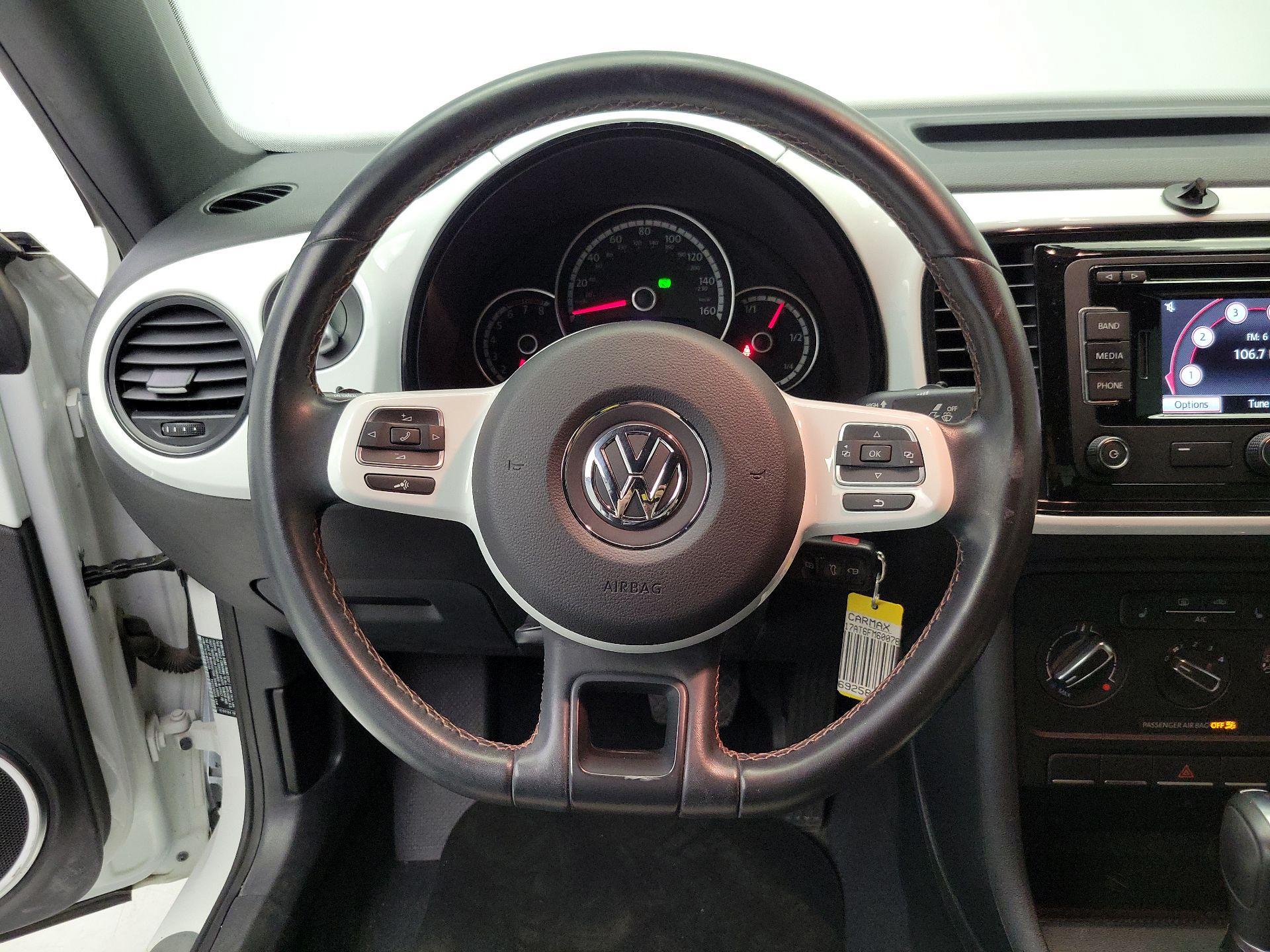 Thumbnail: 2015 Volkswagen Beetle - 10