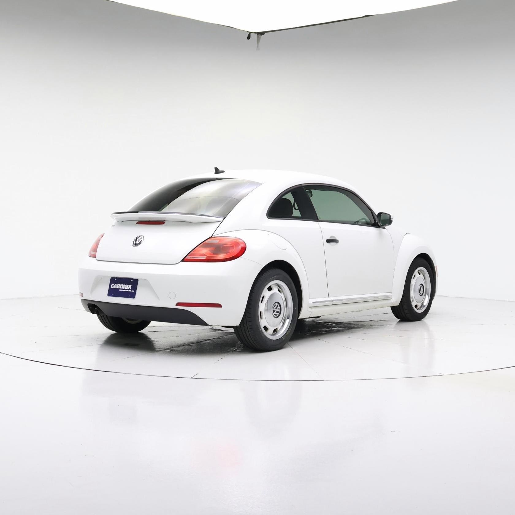 Thumbnail: 2015 Volkswagen Beetle - 8