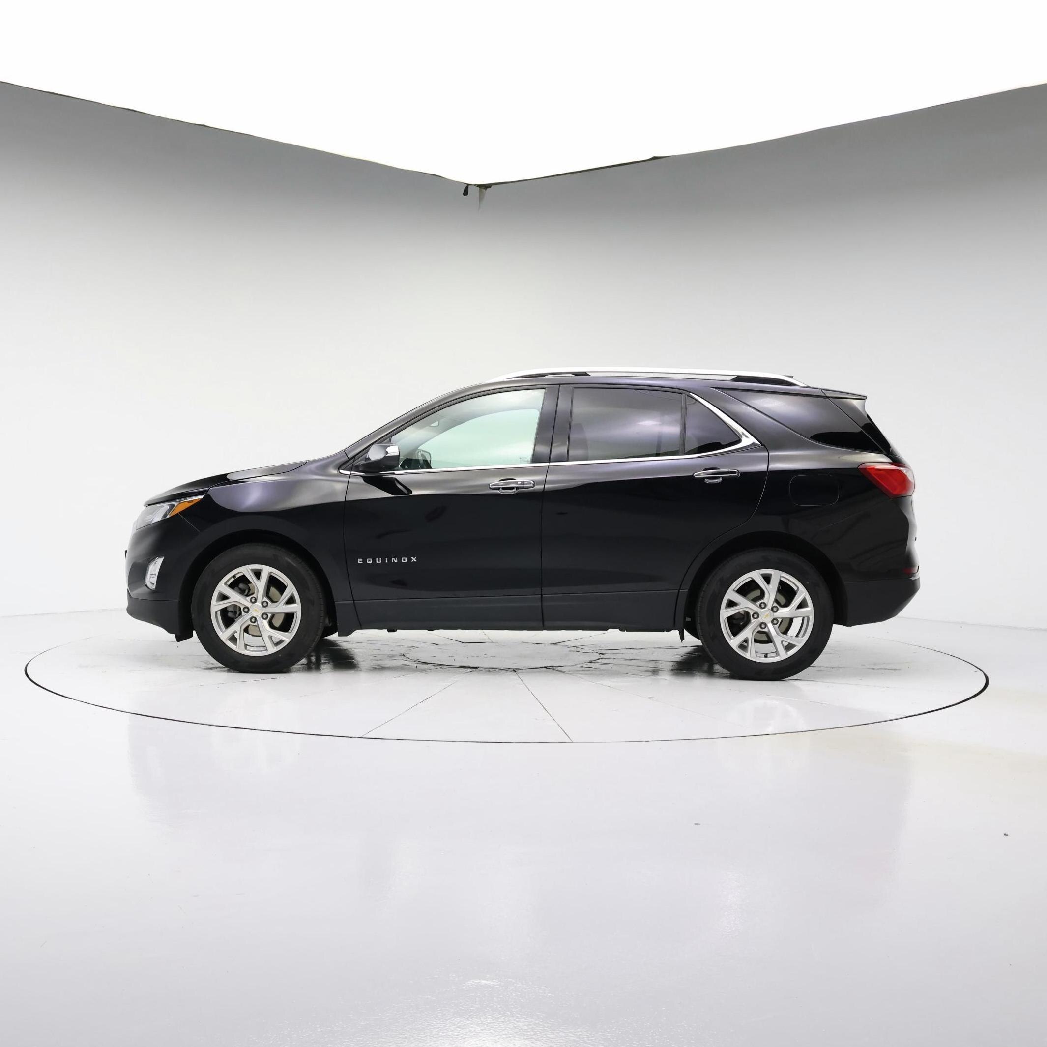 Thumbnail: 2020 Chevrolet Equinox - 3