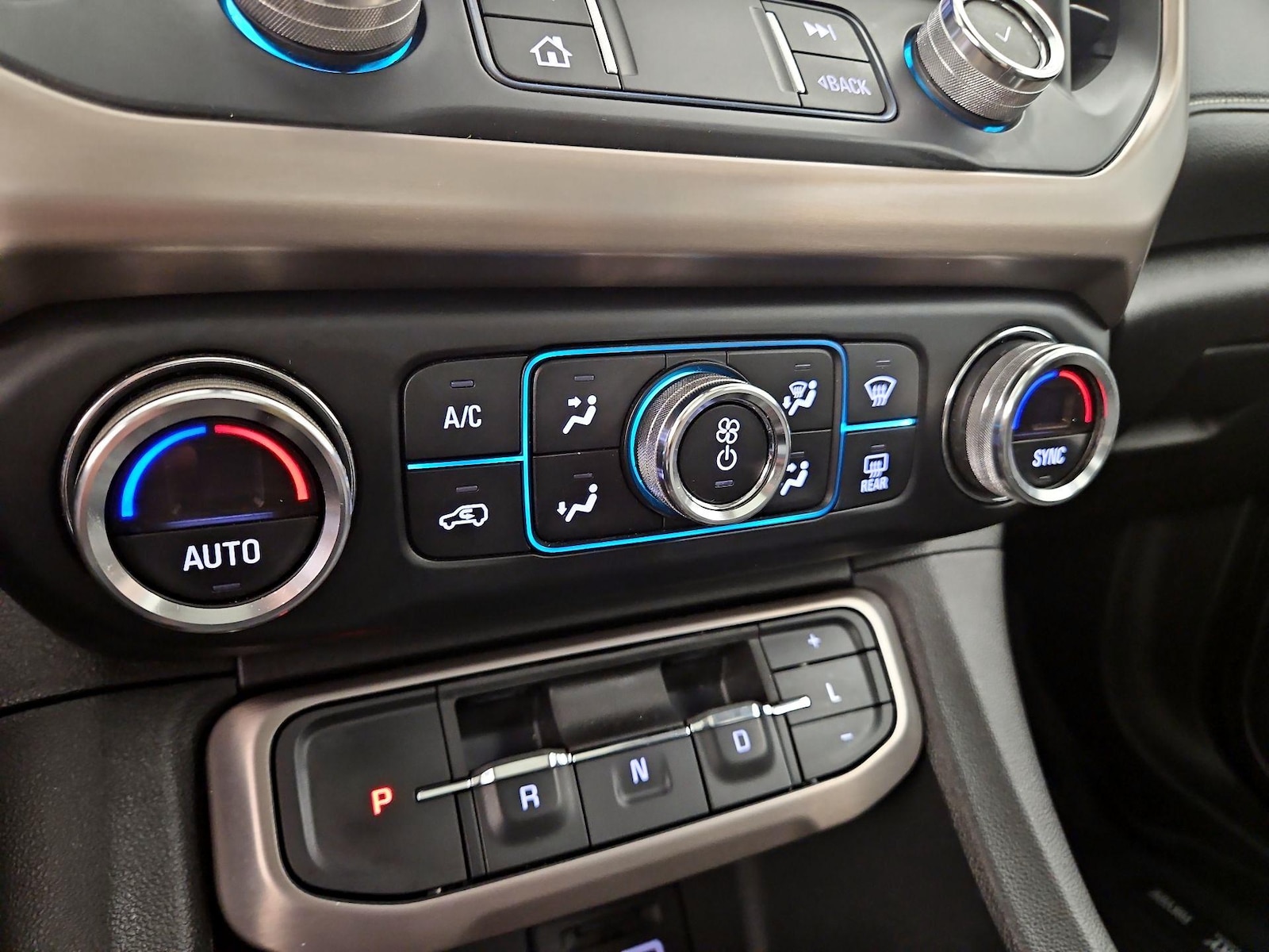 2021 GMC Acadia Denali - Photo 18