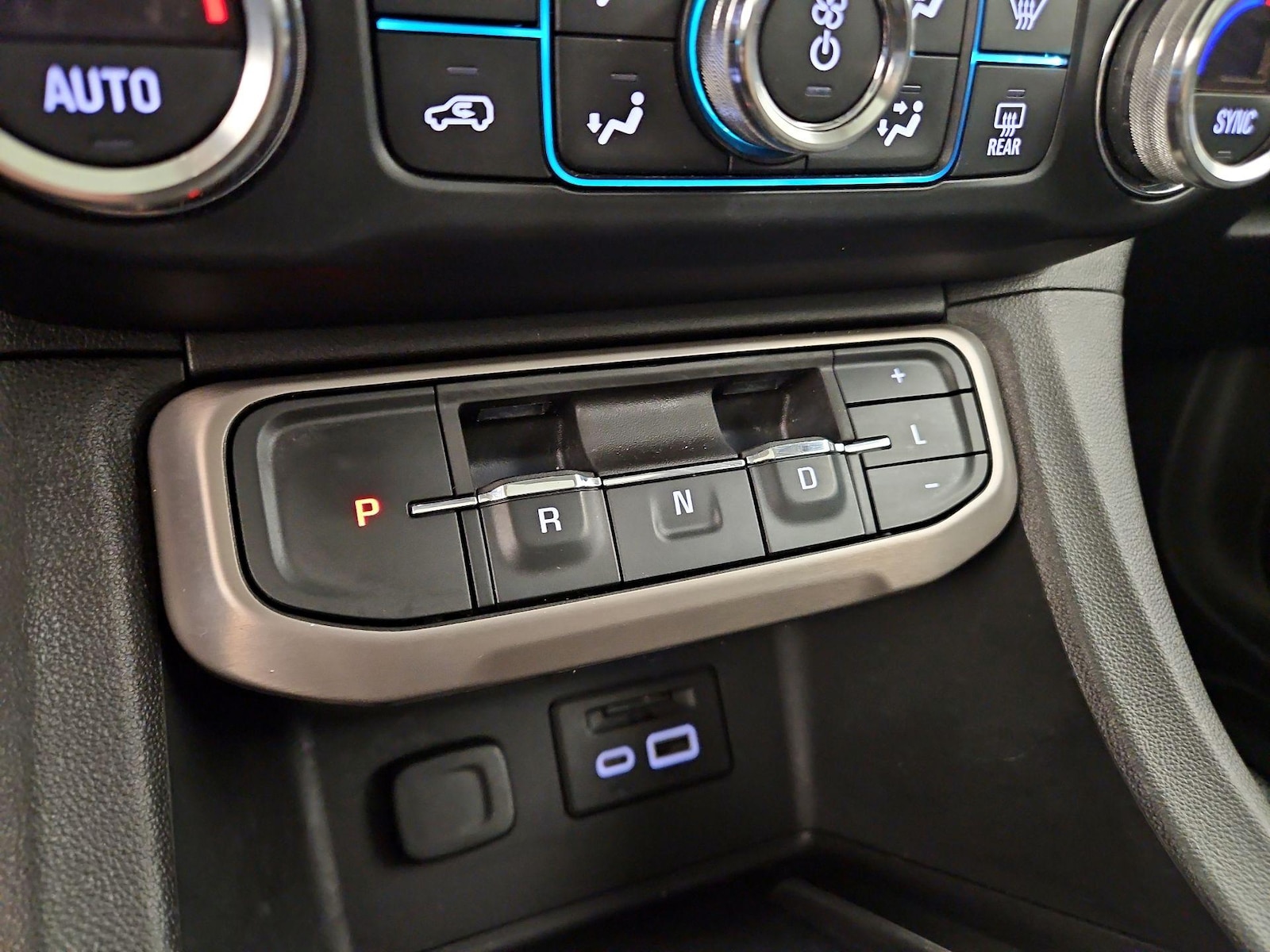 2021 GMC Acadia Denali - Photo 19