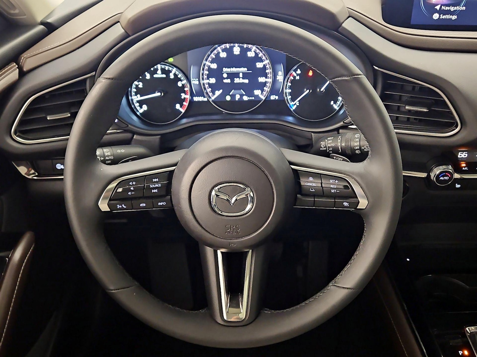 2025 Mazda CX-30 Premium - Photo 11