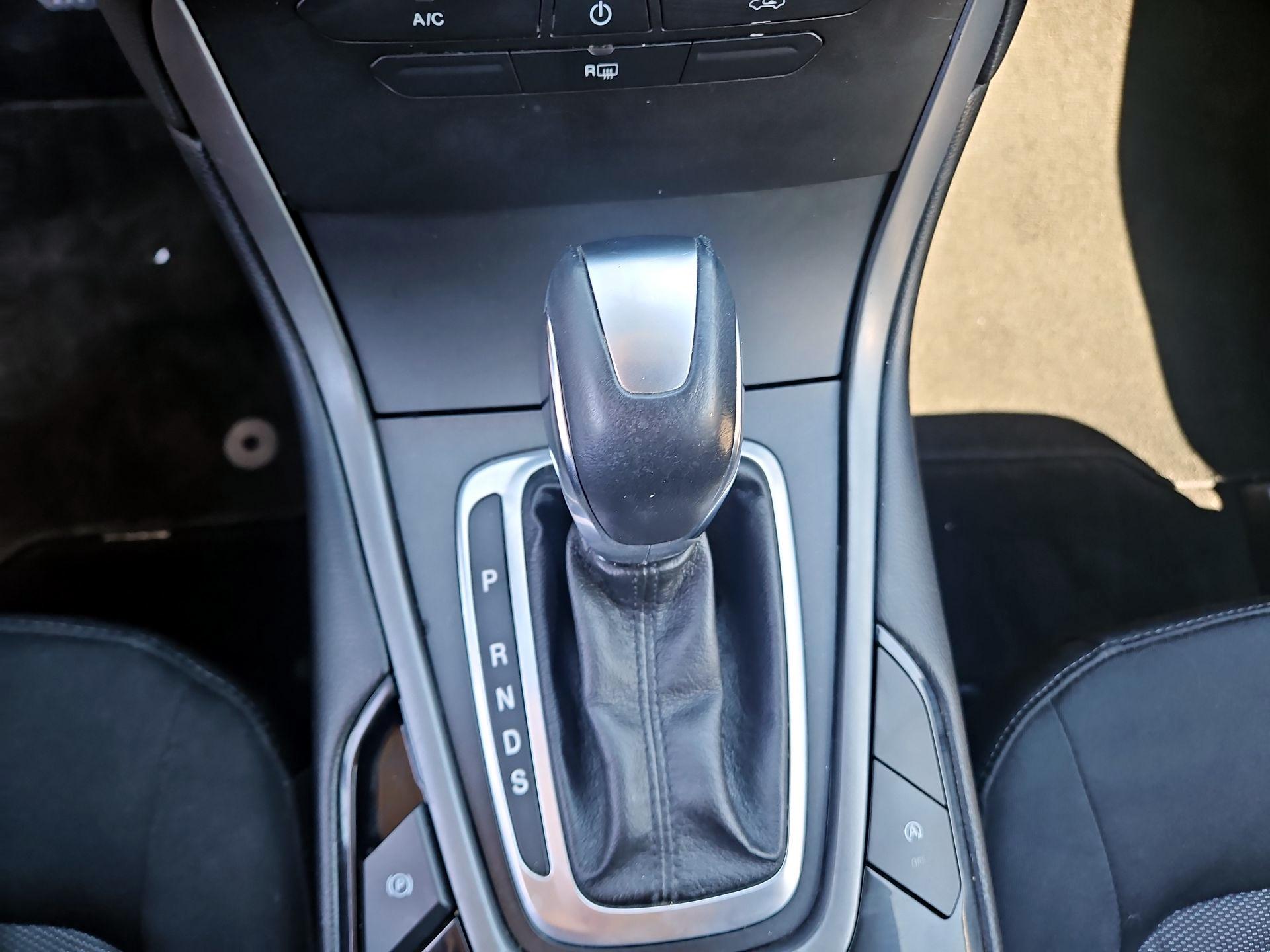 Thumbnail: 2018 Ford Edge - 15