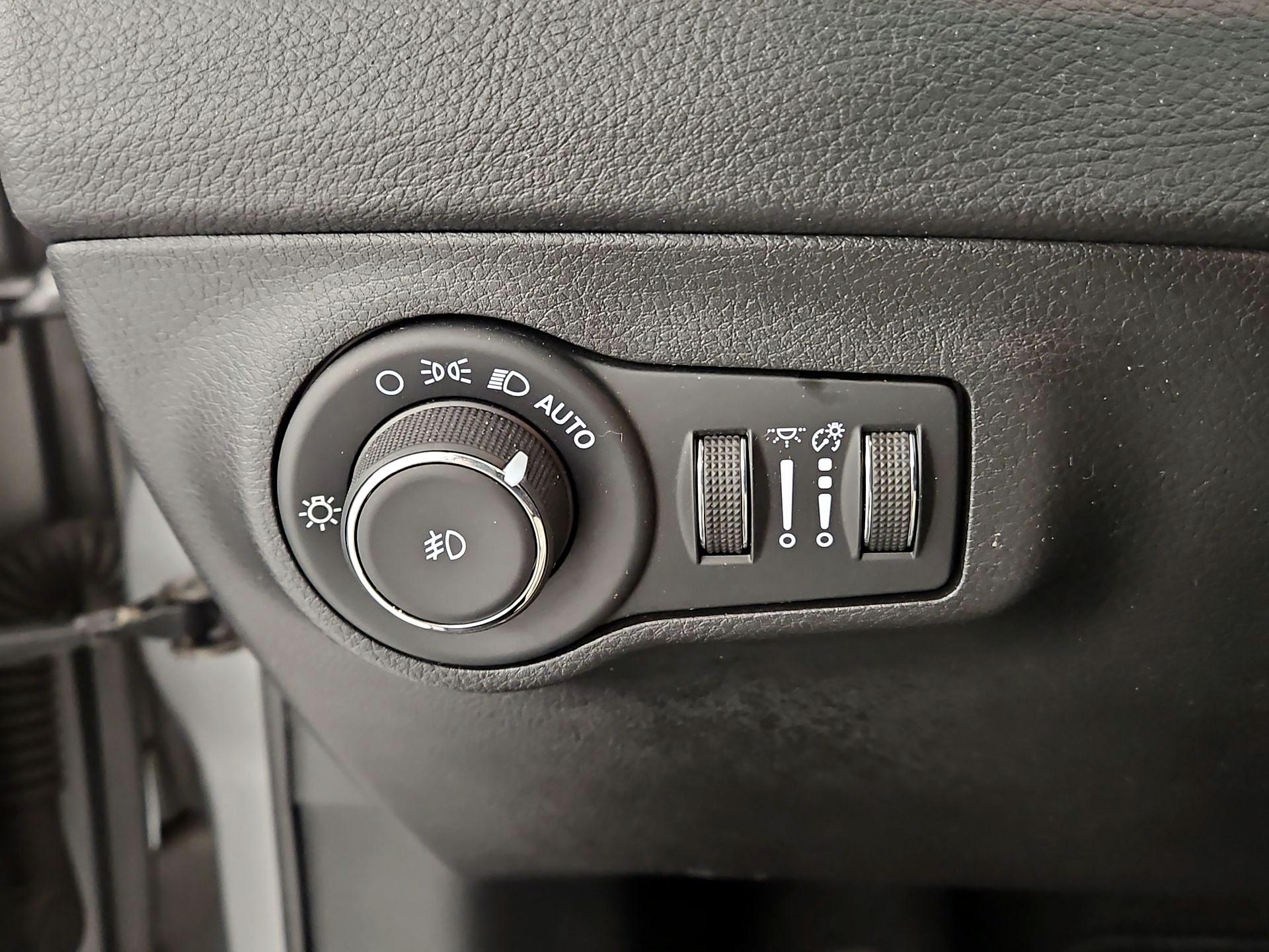 Thumbnail: 2020 Jeep Compass - 13