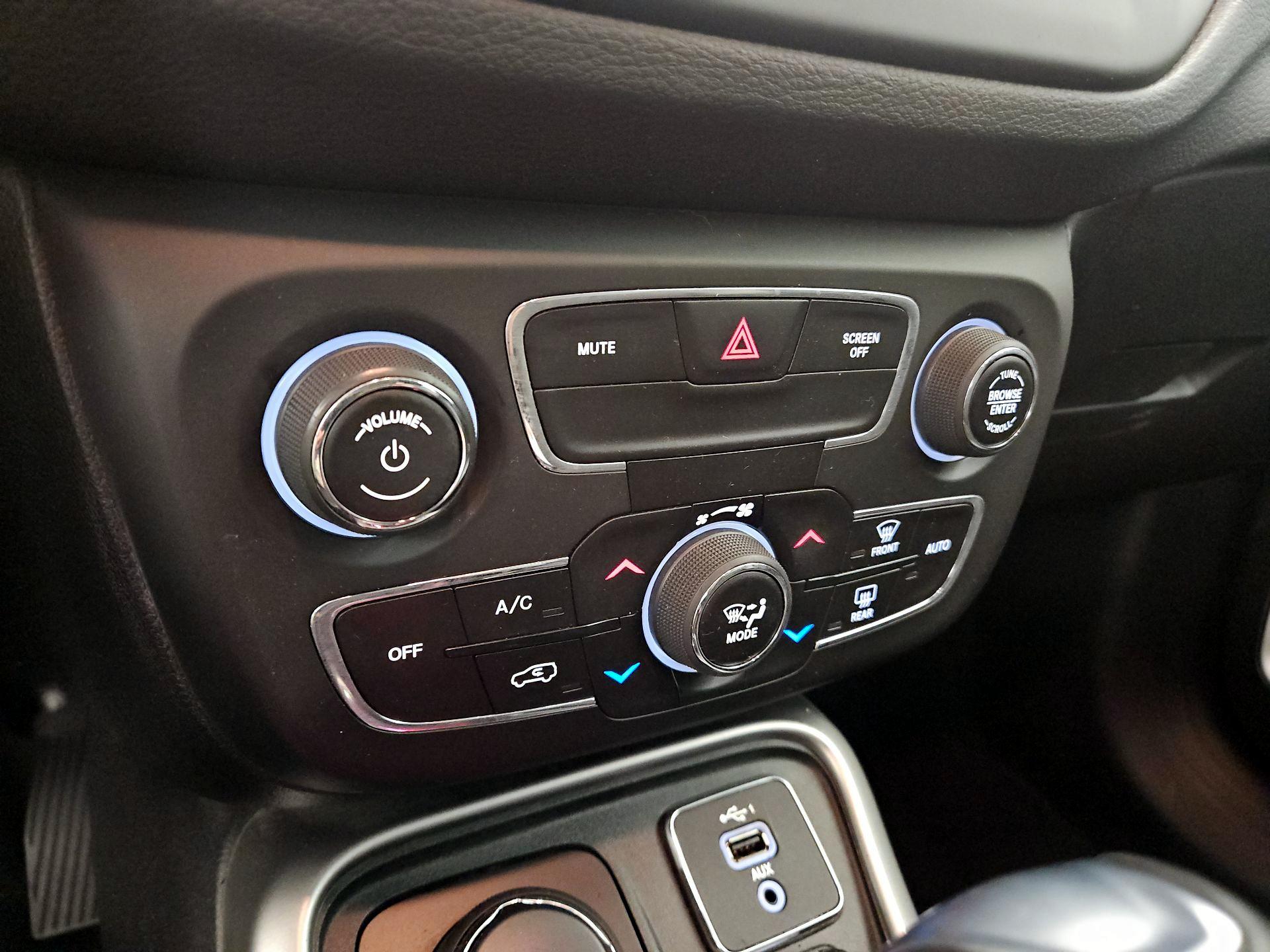 Thumbnail: 2020 Jeep Compass - 16