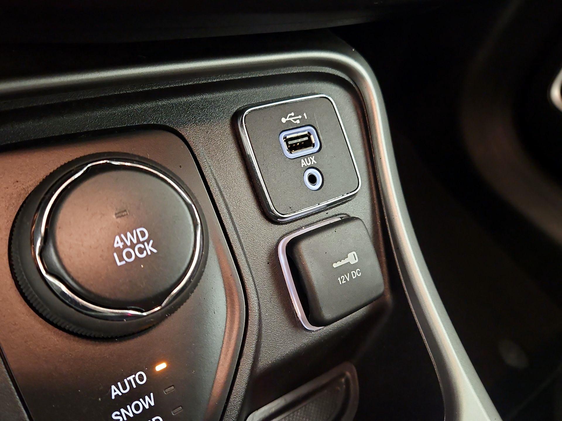 Thumbnail: 2020 Jeep Compass - 18
