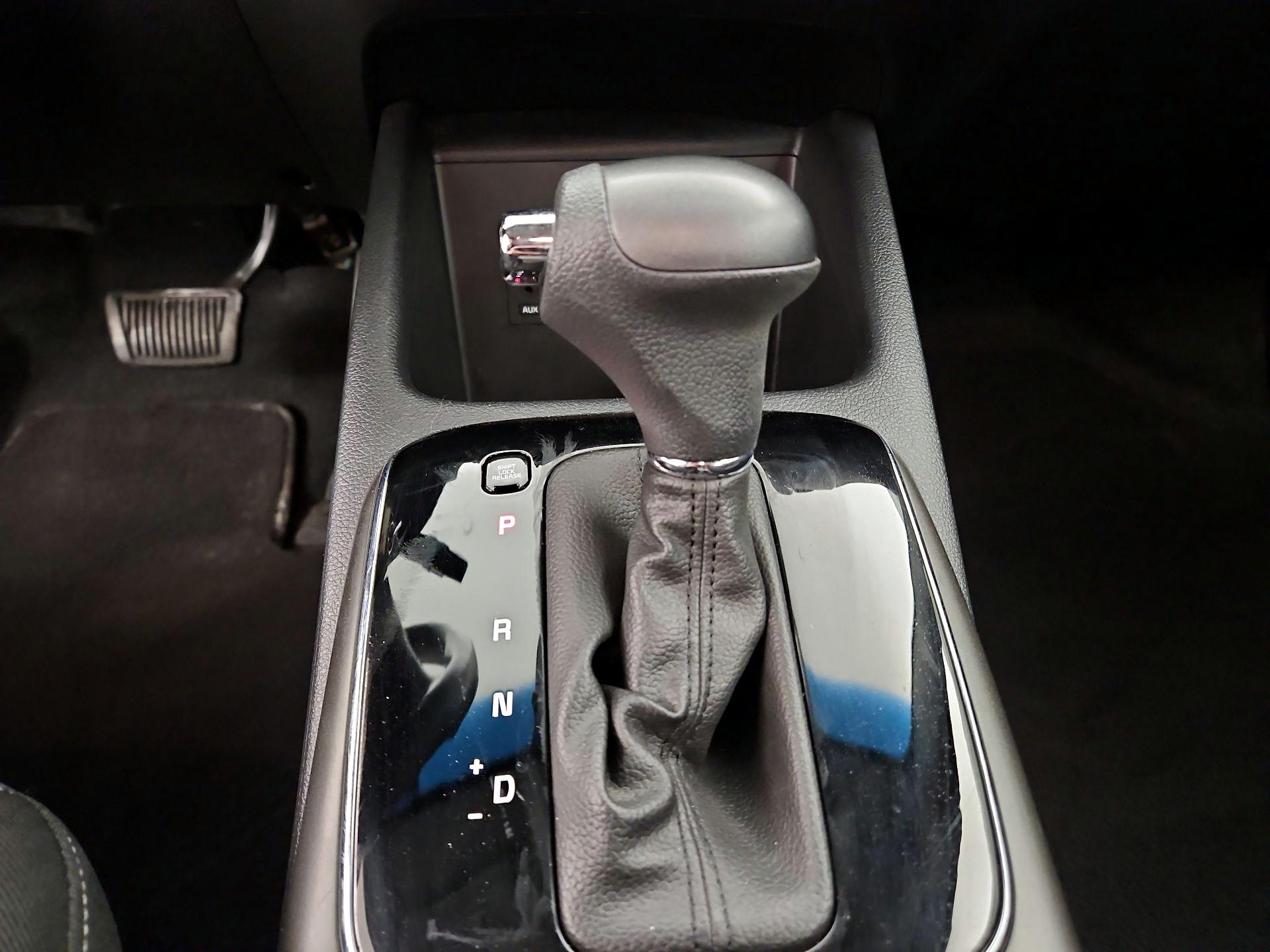Thumbnail: 2017 Kia Forte - 16