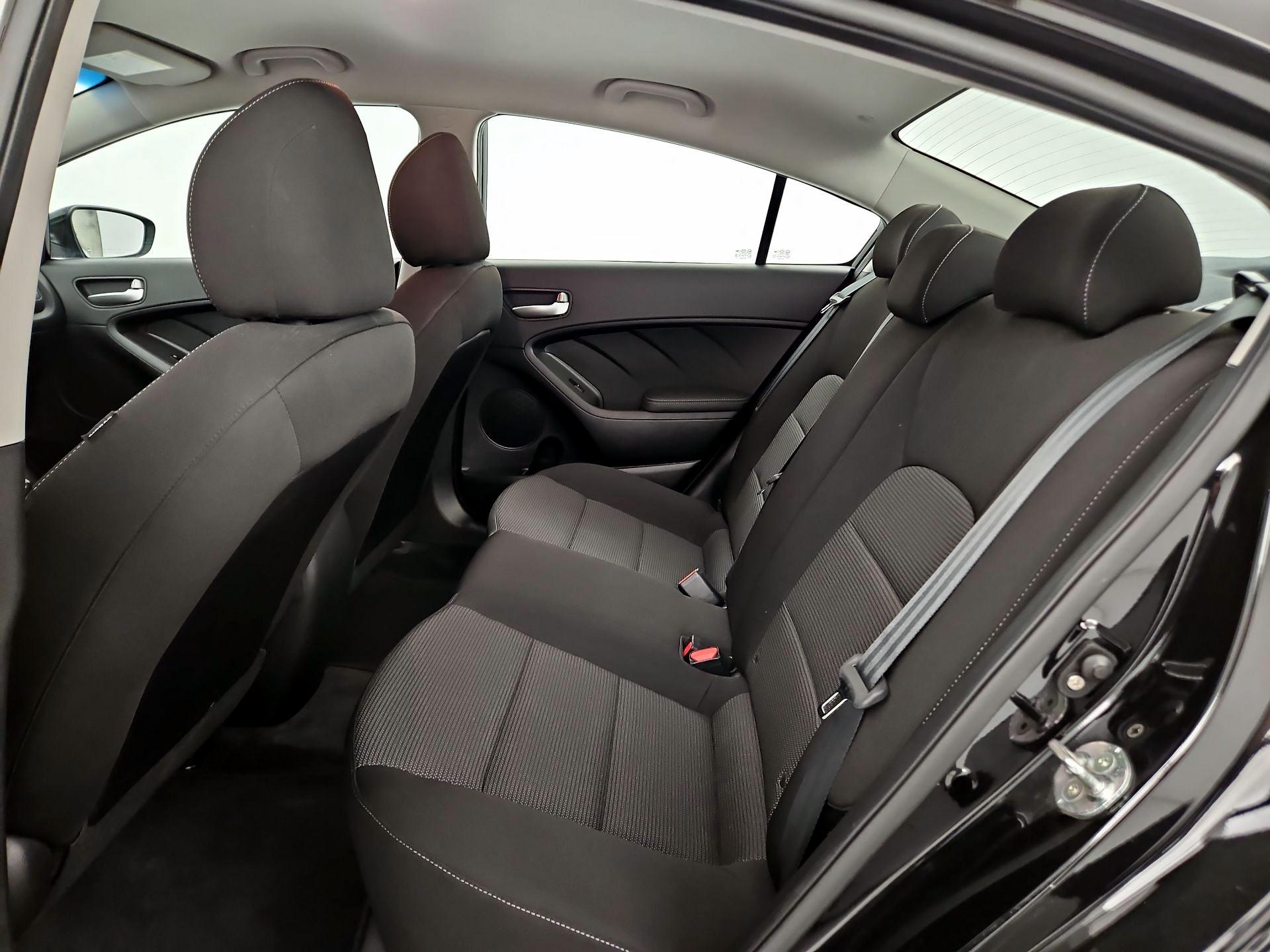 Thumbnail: 2017 Kia Forte - 18