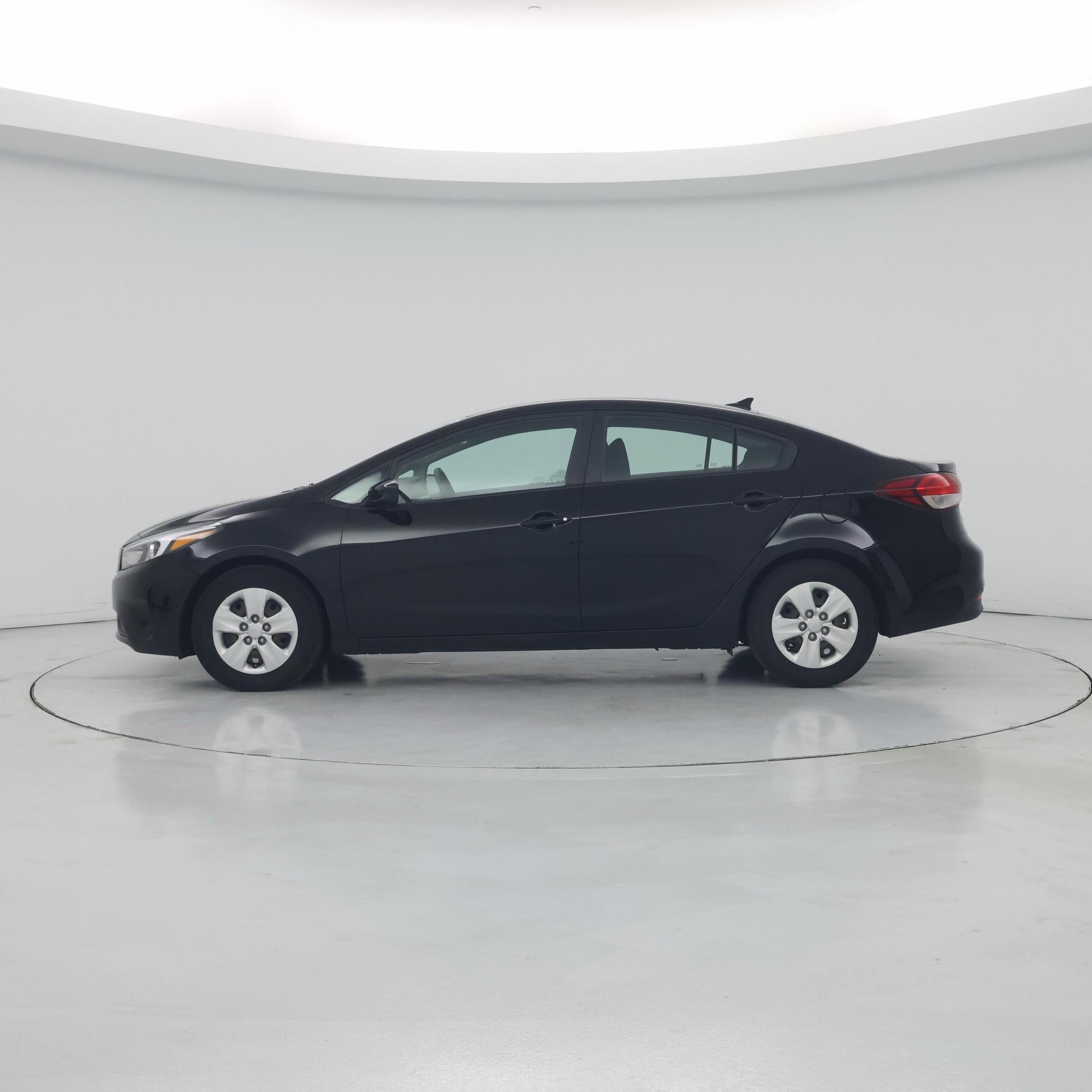 Thumbnail: 2017 Kia Forte - 3