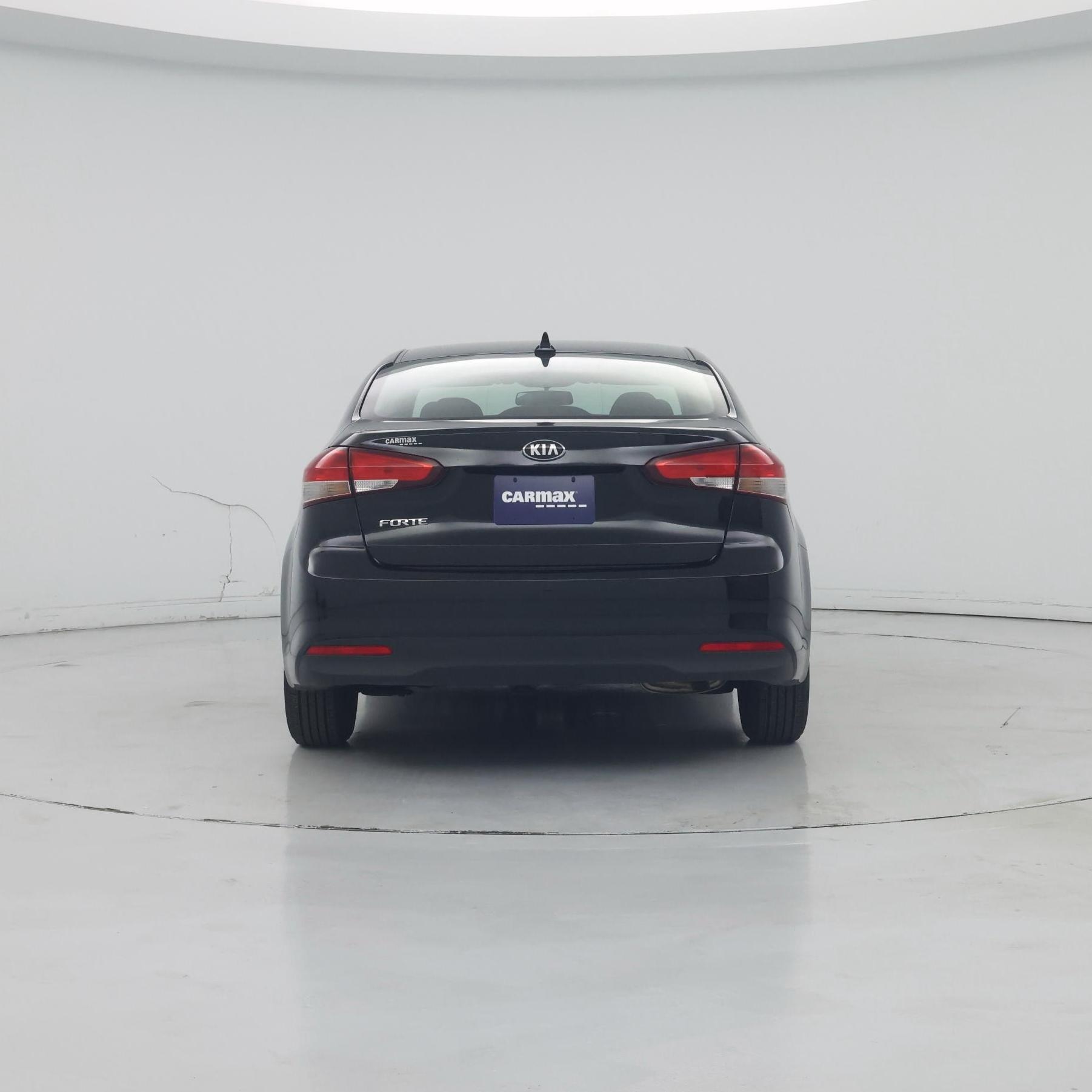 Thumbnail: 2017 Kia Forte - 6