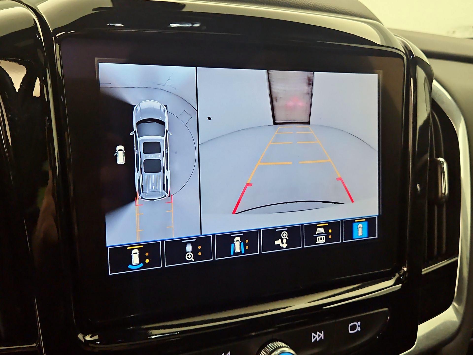 Thumbnail: 2023 Chevrolet Traverse - 15