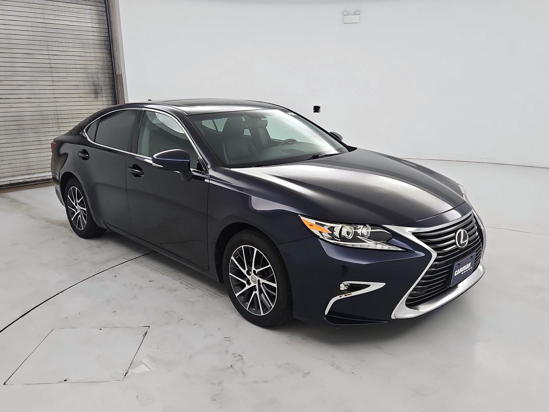 Thumbnail: 2016 Lexus ES - 1