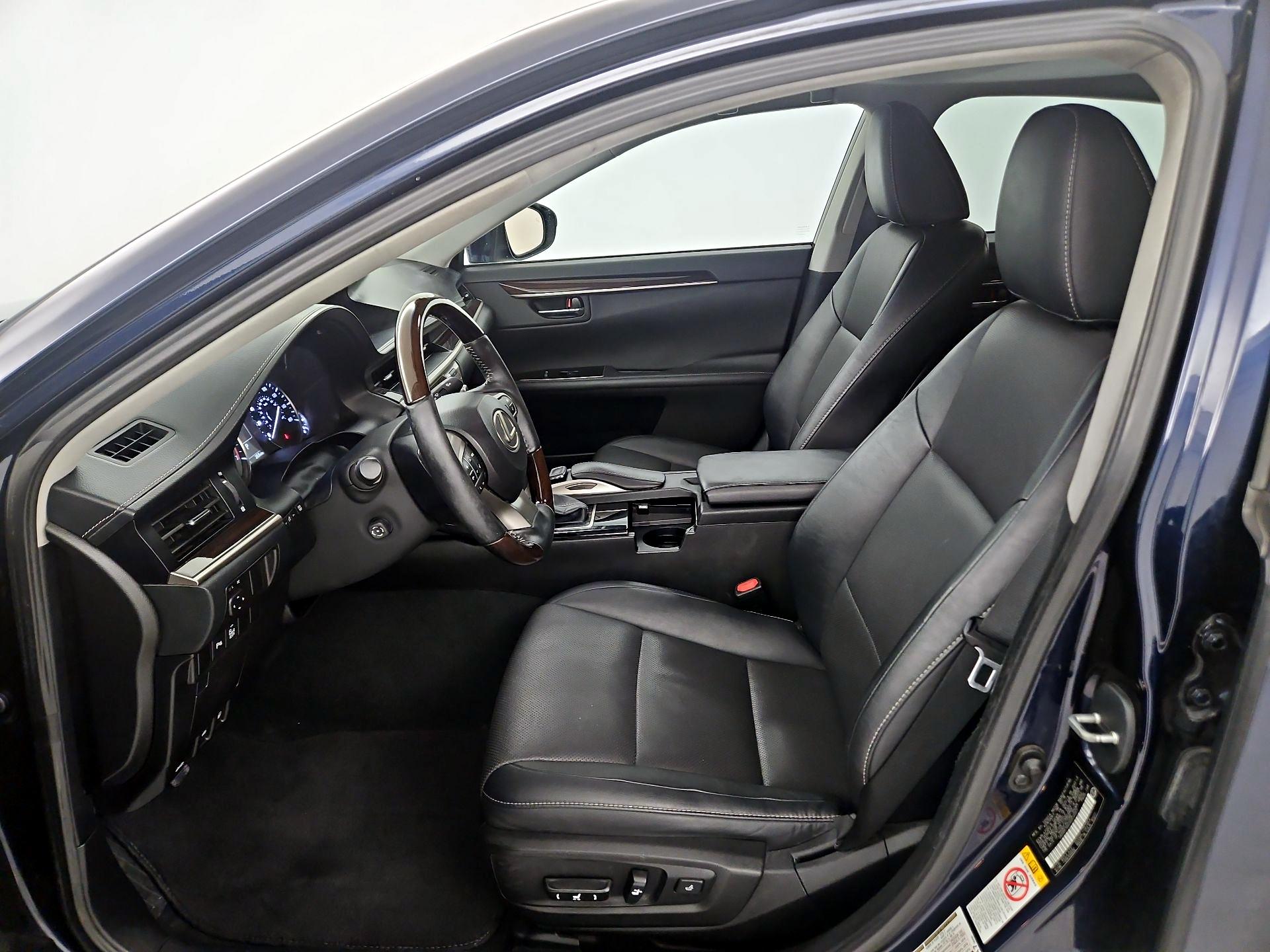 Thumbnail: 2016 Lexus ES - 9