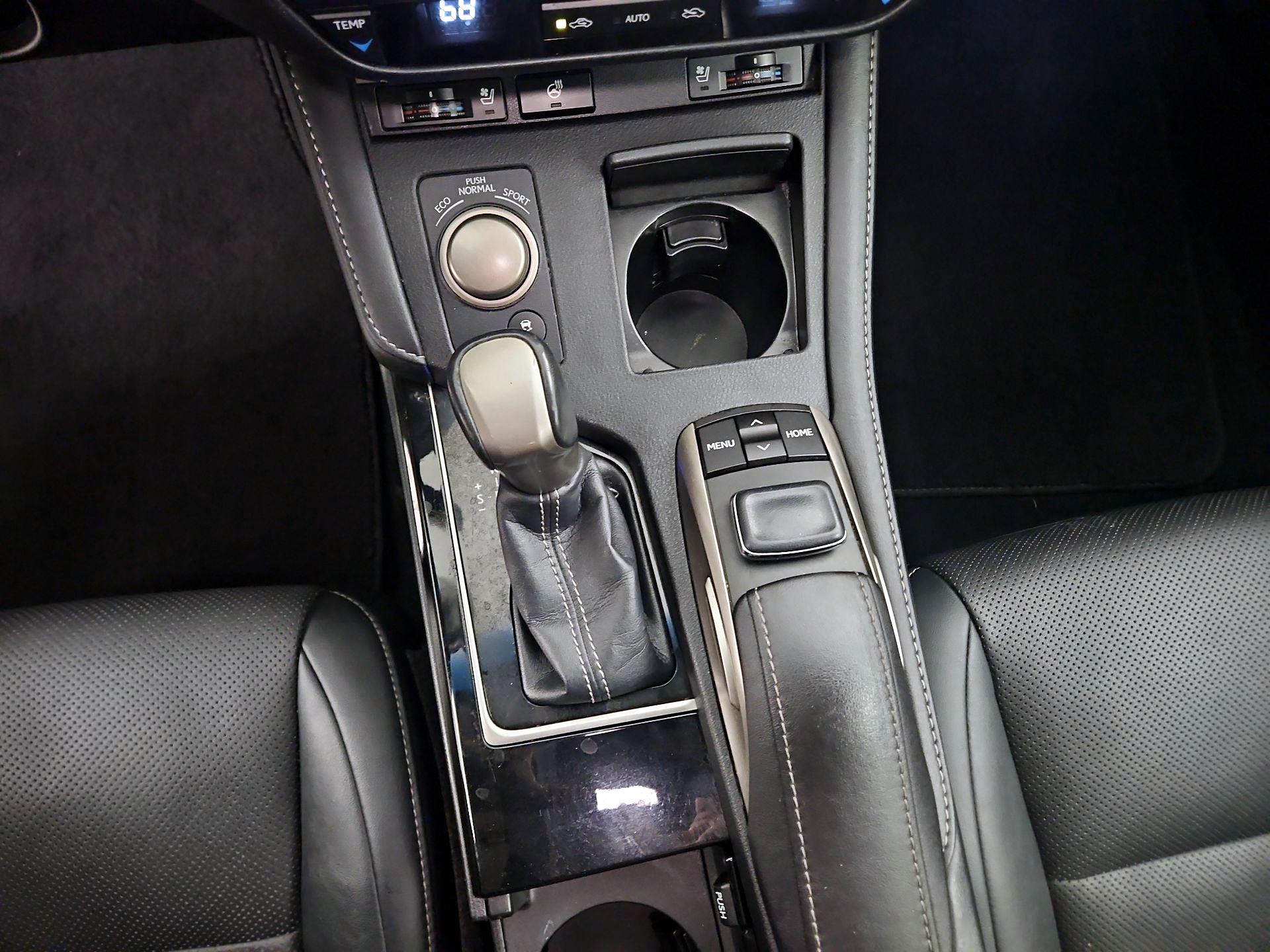 Thumbnail: 2016 Lexus ES - 16