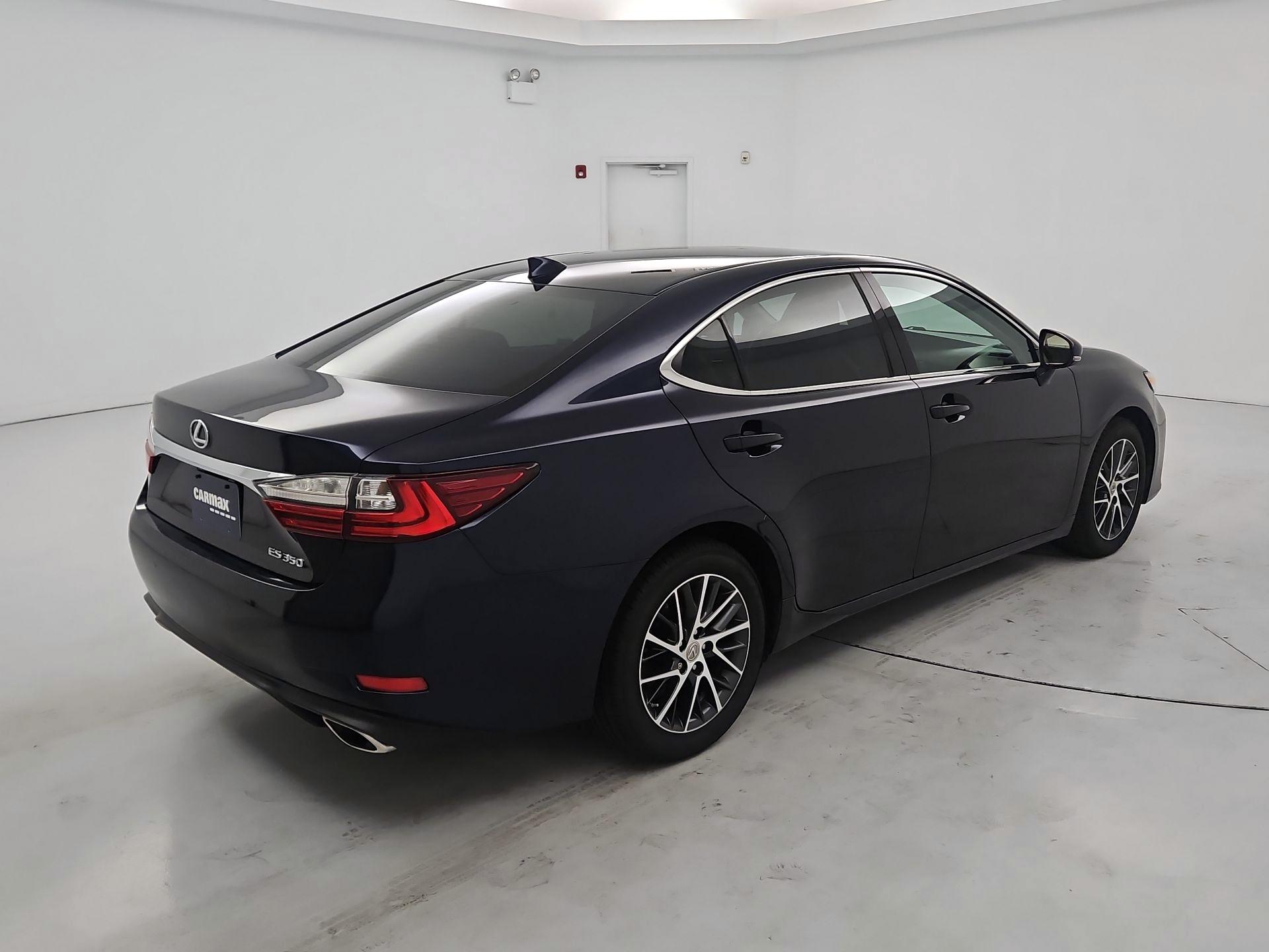 Thumbnail: 2016 Lexus ES - 5