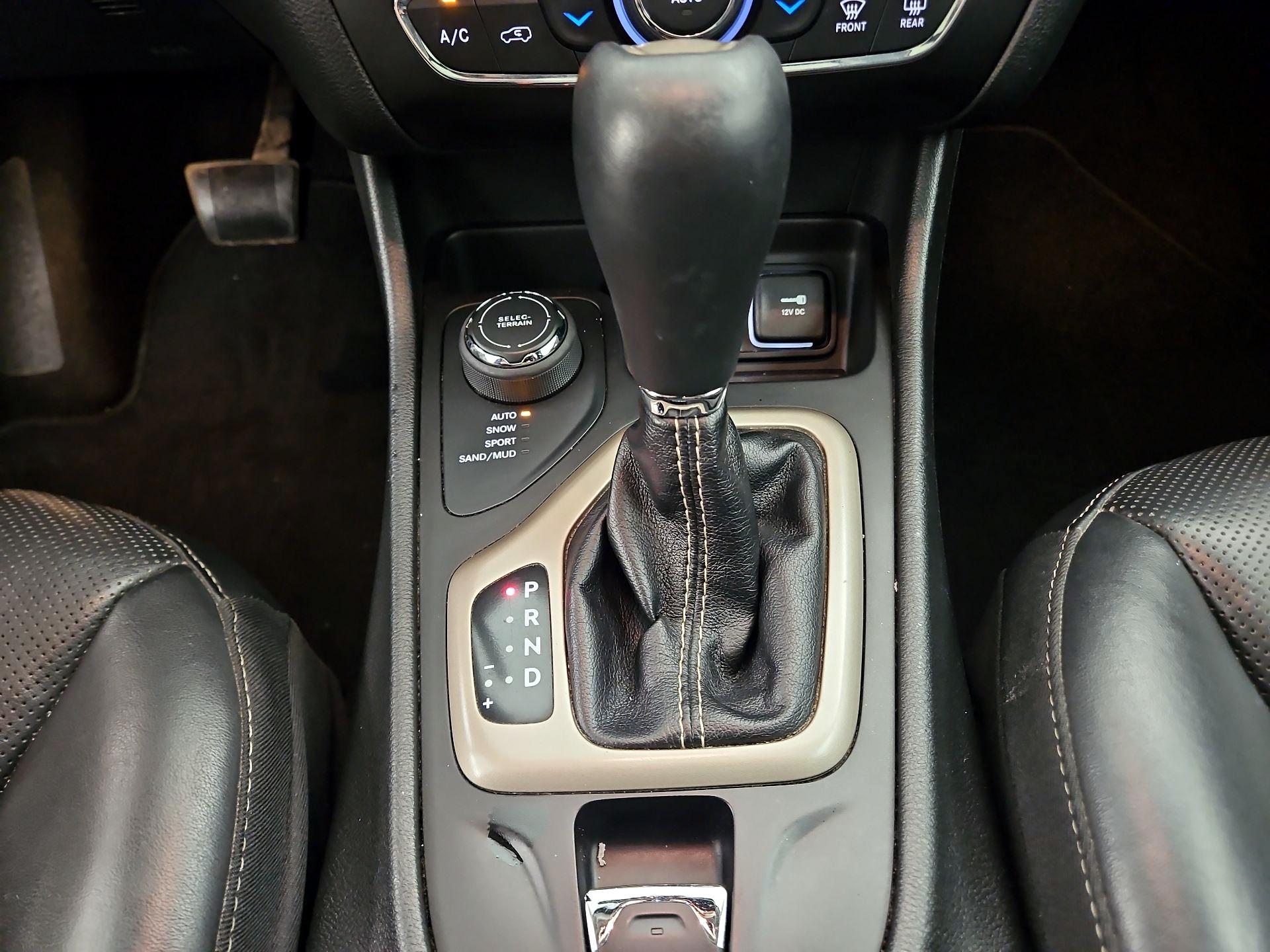 Thumbnail: 2015 Jeep Cherokee - 18
