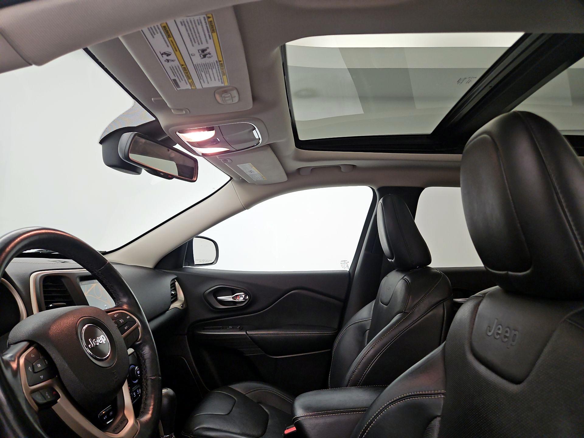 Thumbnail: 2015 Jeep Cherokee - 20