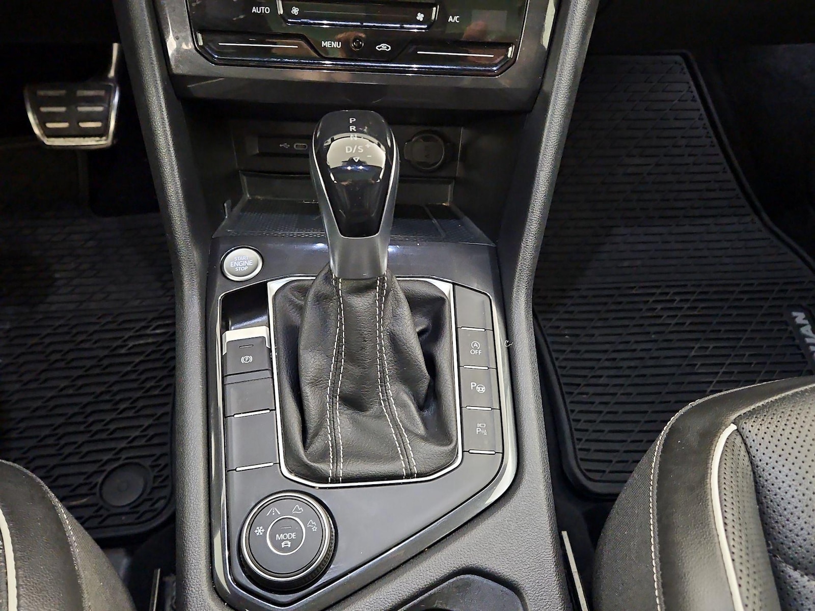 2022 Volkswagen Tiguan SEL R-LINE - Photo 17