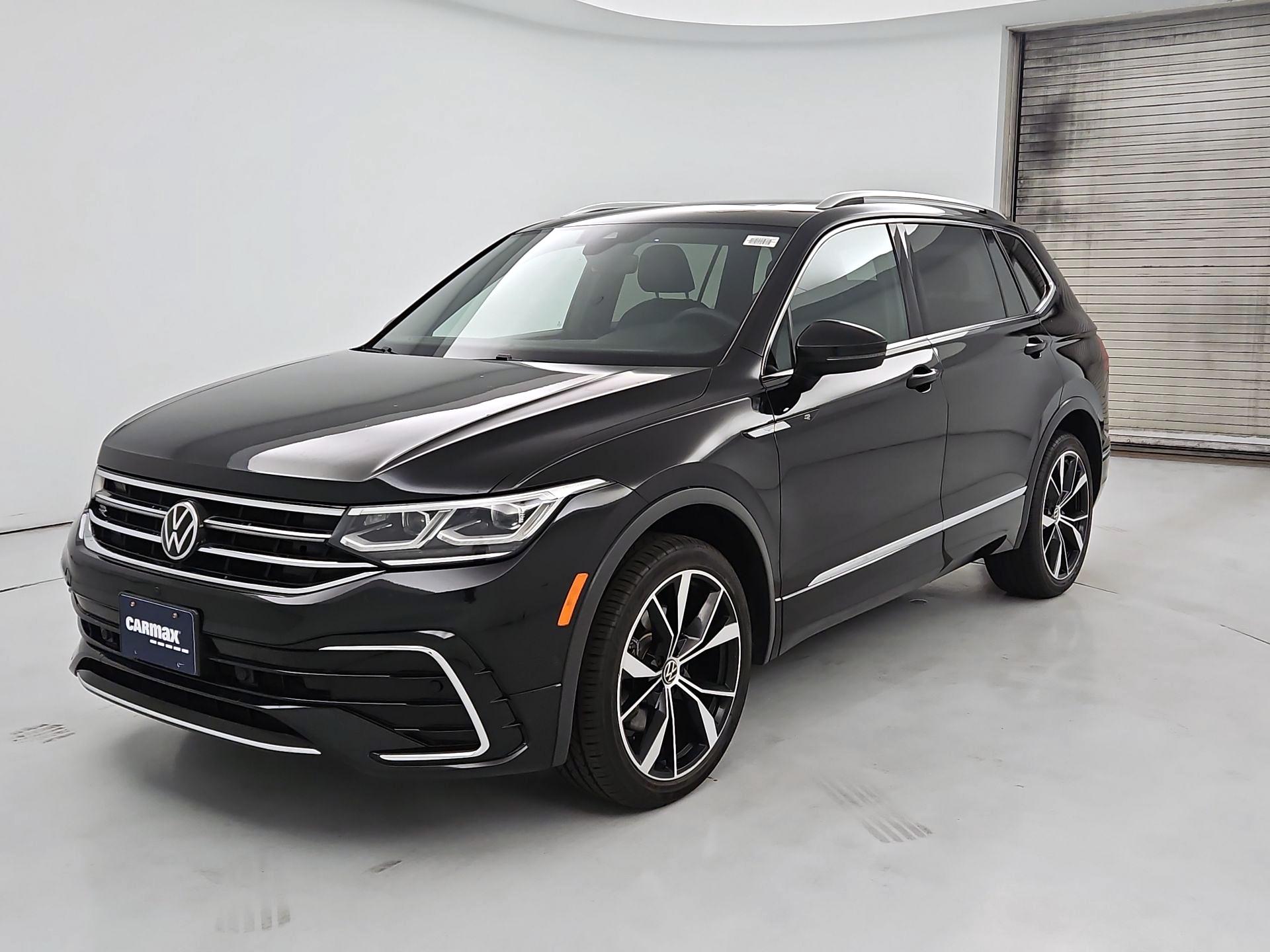 Thumbnail: 2022 Volkswagen Tiguan - 3
