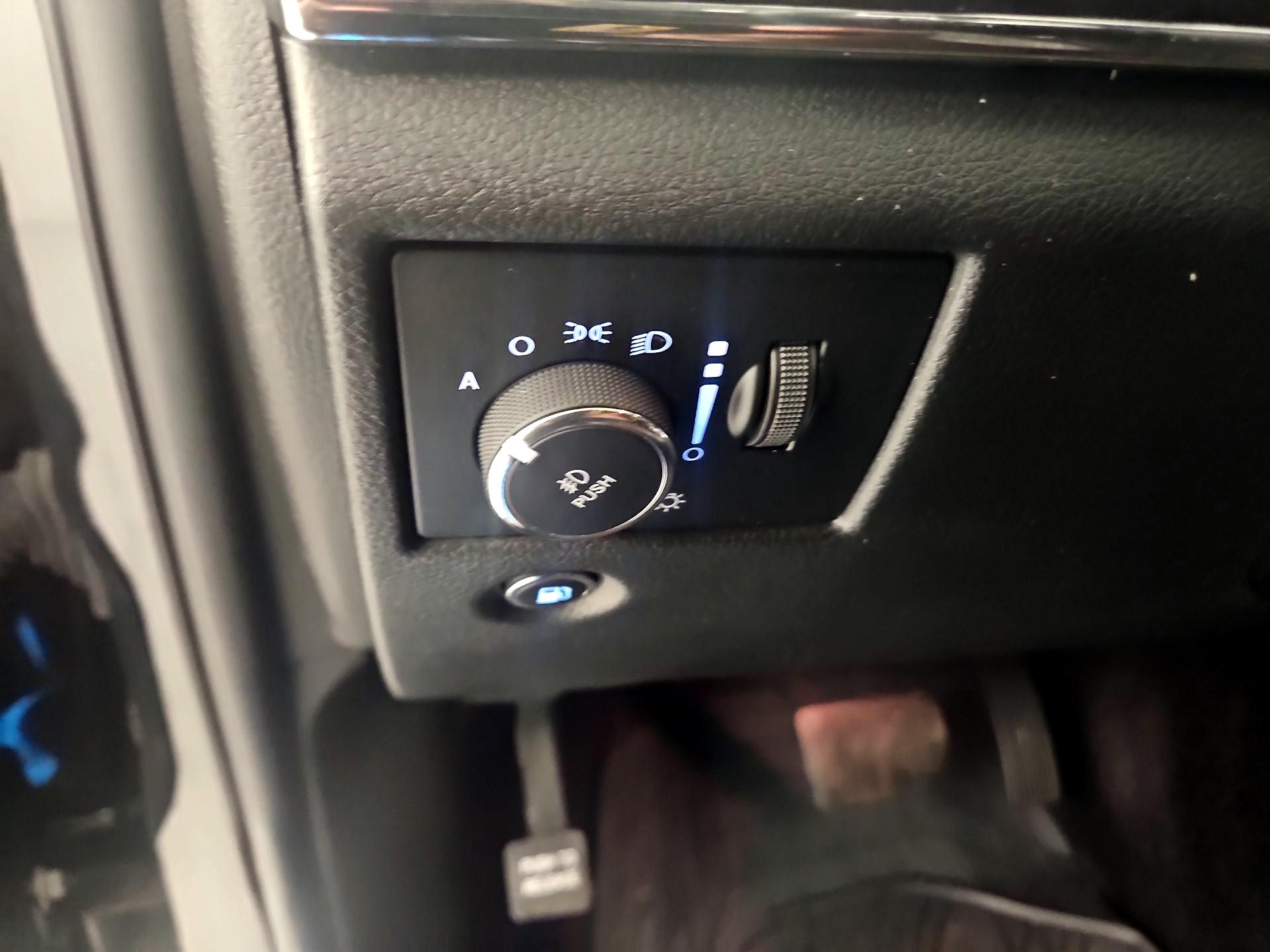 Thumbnail: 2019 Jeep Grand Cherokee - 11