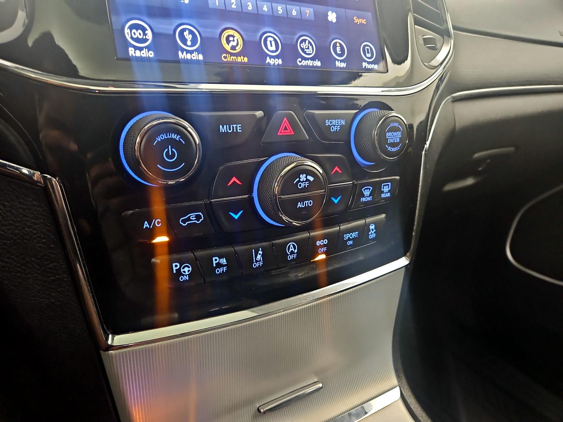 Thumbnail: 2019 Jeep Grand Cherokee - 15