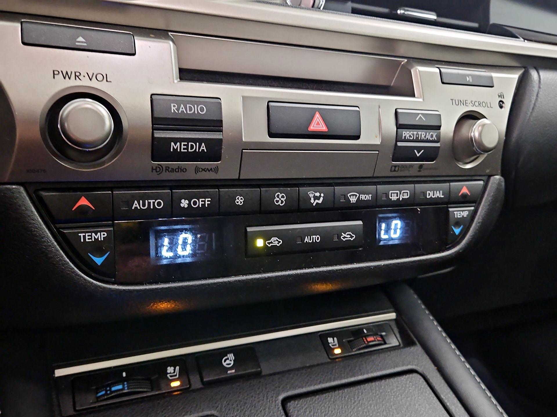 Thumbnail: 2016 Lexus ES - 15