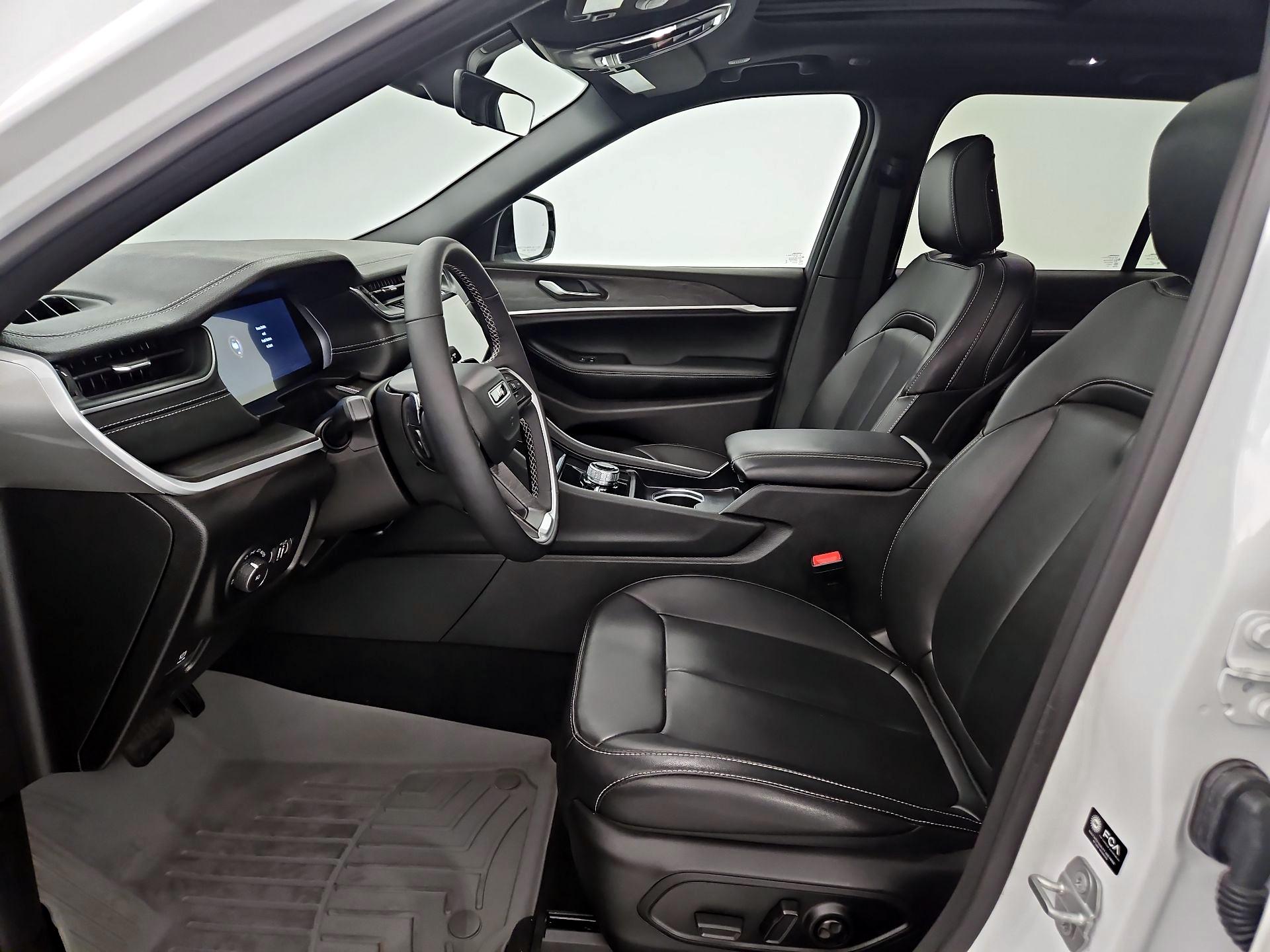Thumbnail: 2025 Jeep Grand Cherokee - 11