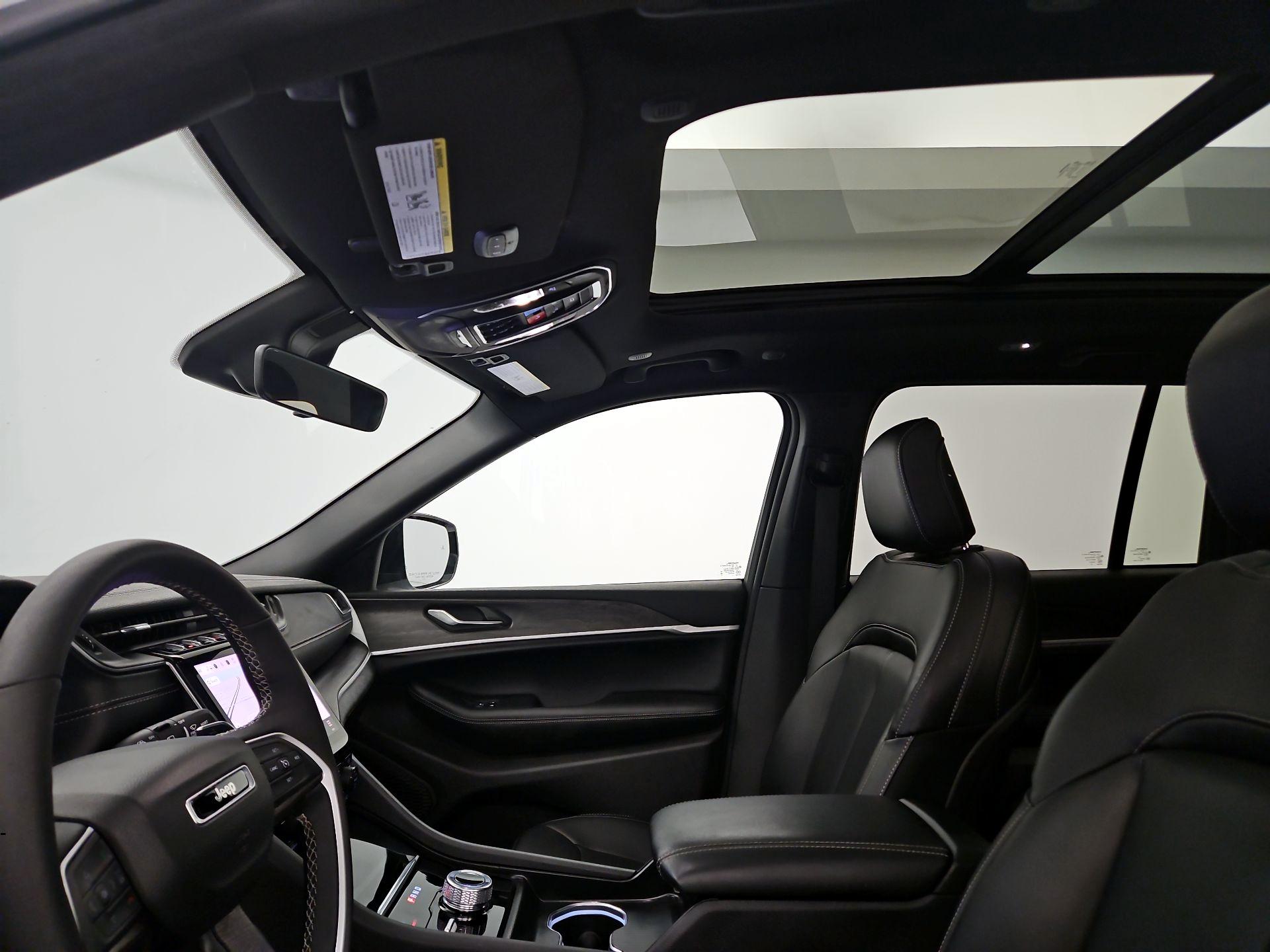 Thumbnail: 2025 Jeep Grand Cherokee - 20