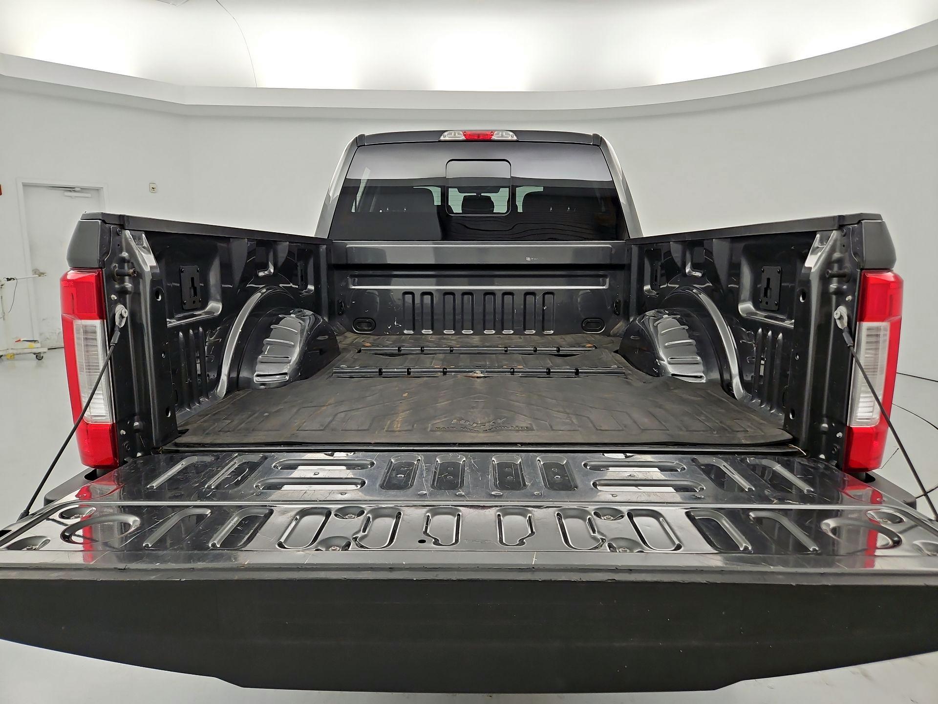 Thumbnail: 2019 Ford F-250 - 18