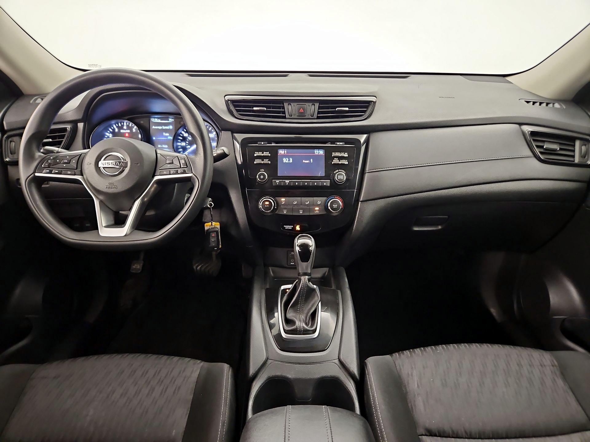 Thumbnail: 2017 Nissan Rogue - 8