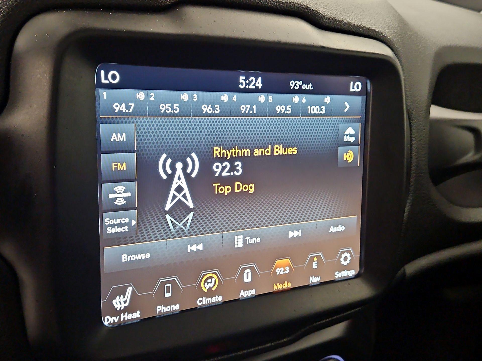 Thumbnail: 2022 Jeep Renegade - 14