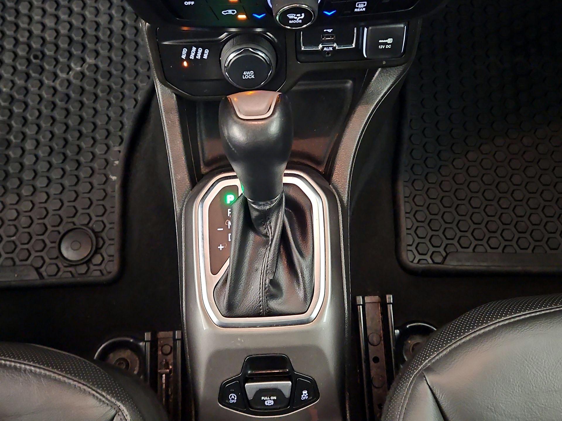 Thumbnail: 2022 Jeep Renegade - 16